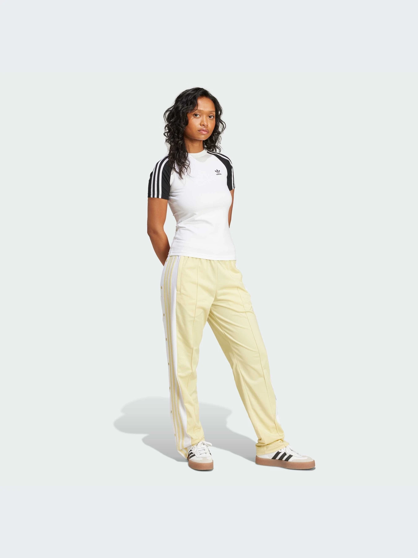 Брюки Adidas Adicolor модель JD0855-KZ Брюки Adidas Adicolor модель JD0855-KZ Фото