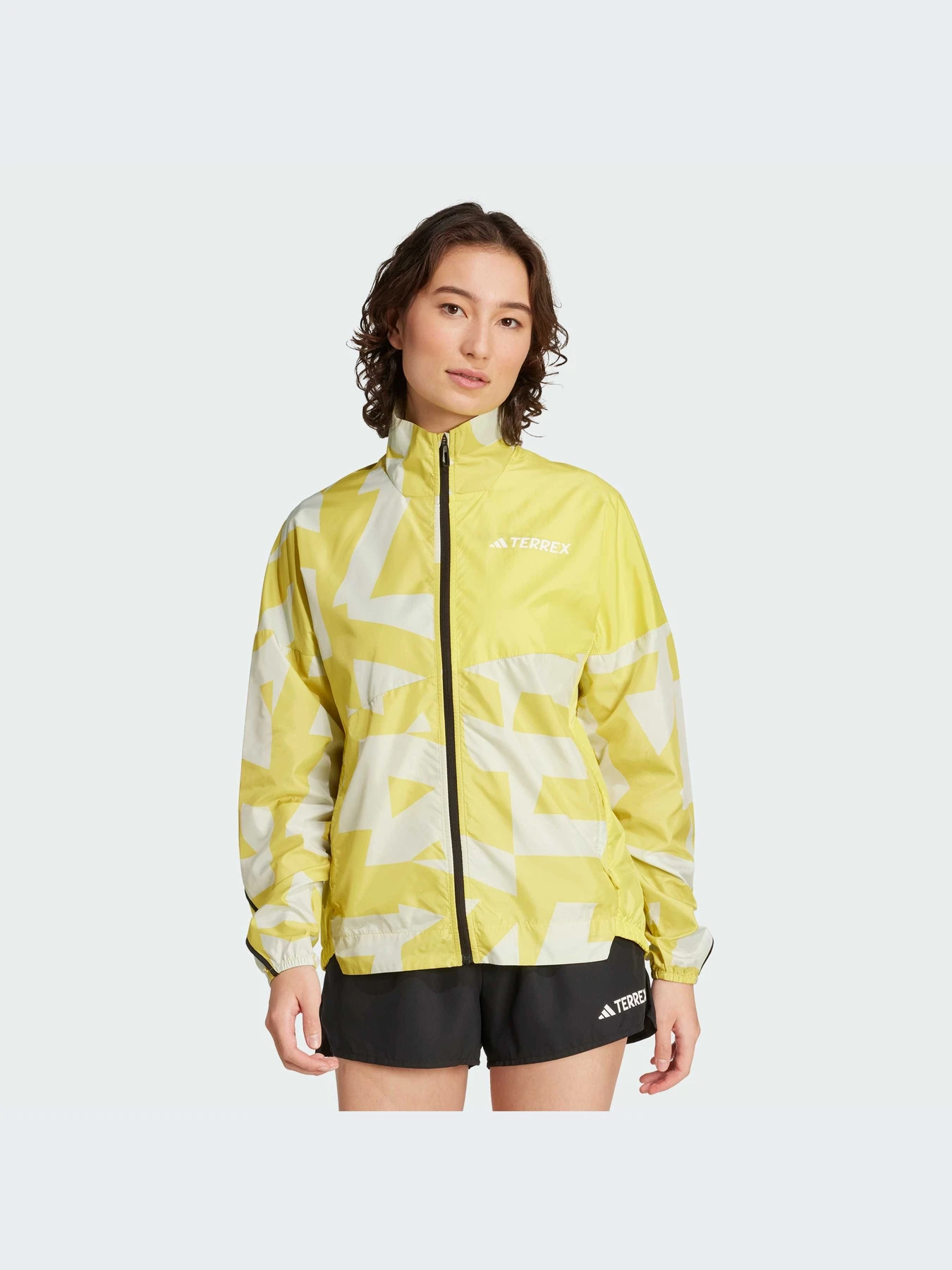 Куртки и дубленки Adidas модель JF1502-KZ Куртки и дубленки Adidas модель JF1502-KZ Фото