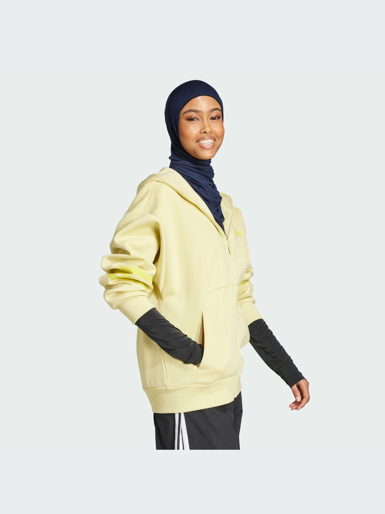Худи и свитшоты Adidas модель JE0178-KZ Худи и свитшоты Adidas модель JE0178-KZ Фото