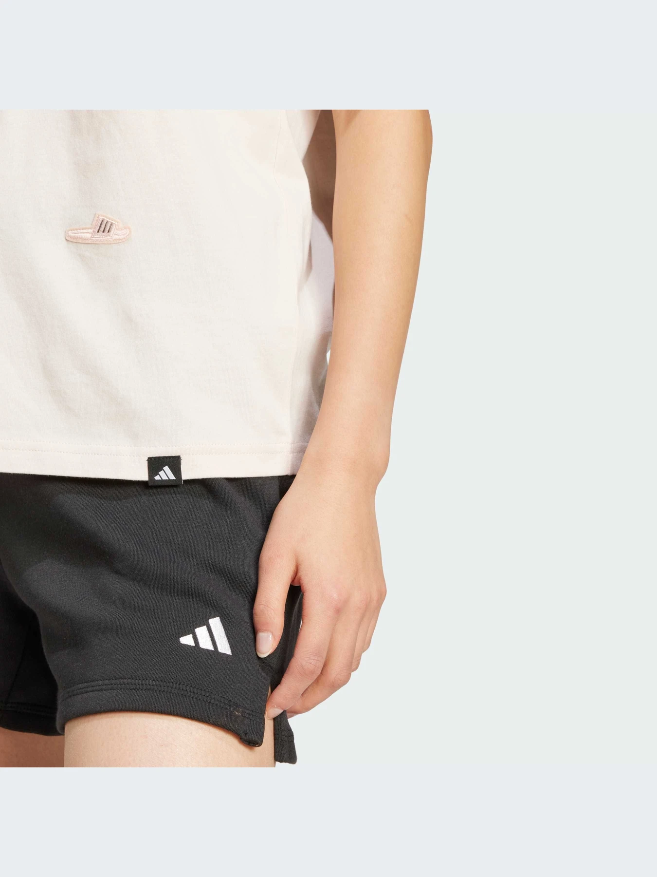 Футболки и поло Adidas модель JN8270-KZ Футболки и поло Adidas модель JN8270-KZ Фото