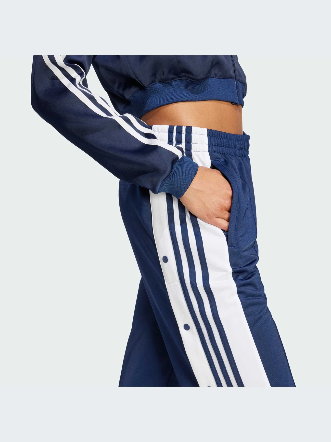 Брюки Adidas Adicolor модель JD0853-KZ Брюки Adidas Adicolor модель JD0853-KZ Фото