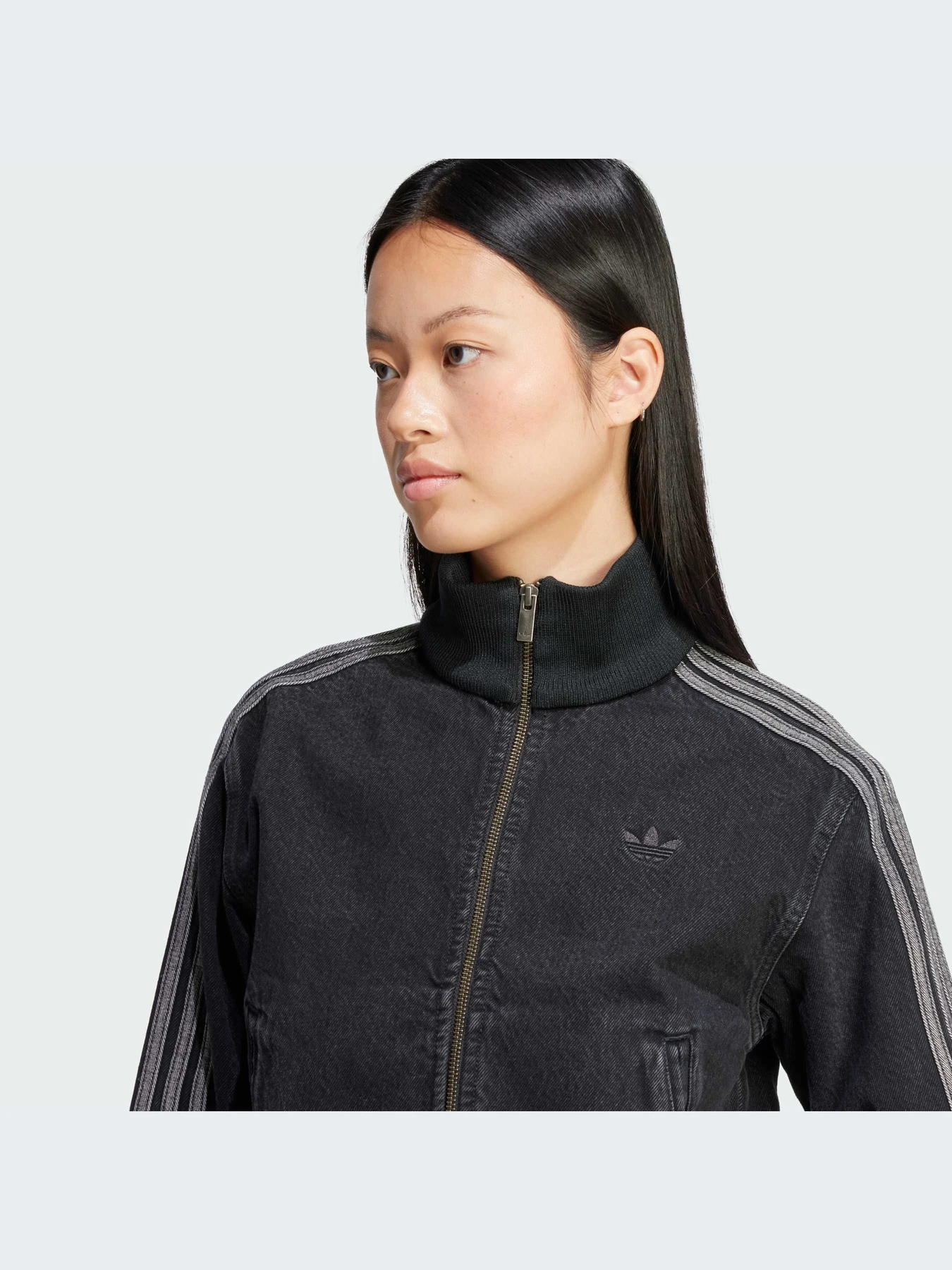 Куртки и дубленки Adidas Adicolor модель JD3110-KZ Куртки и дубленки Adidas Adicolor модель JD3110-KZ Фото
