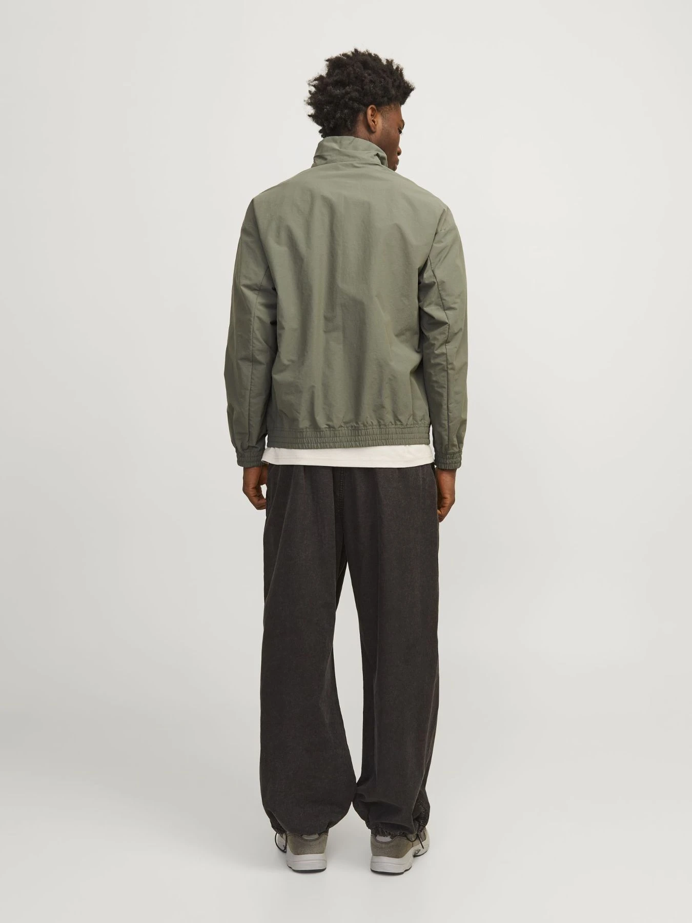 Куртки и дубленки JACK & JONES модель 12257200_AGAVEGREEN Куртки и дубленки JACK & JONES модель 12257200_AGAVEGREEN Фото