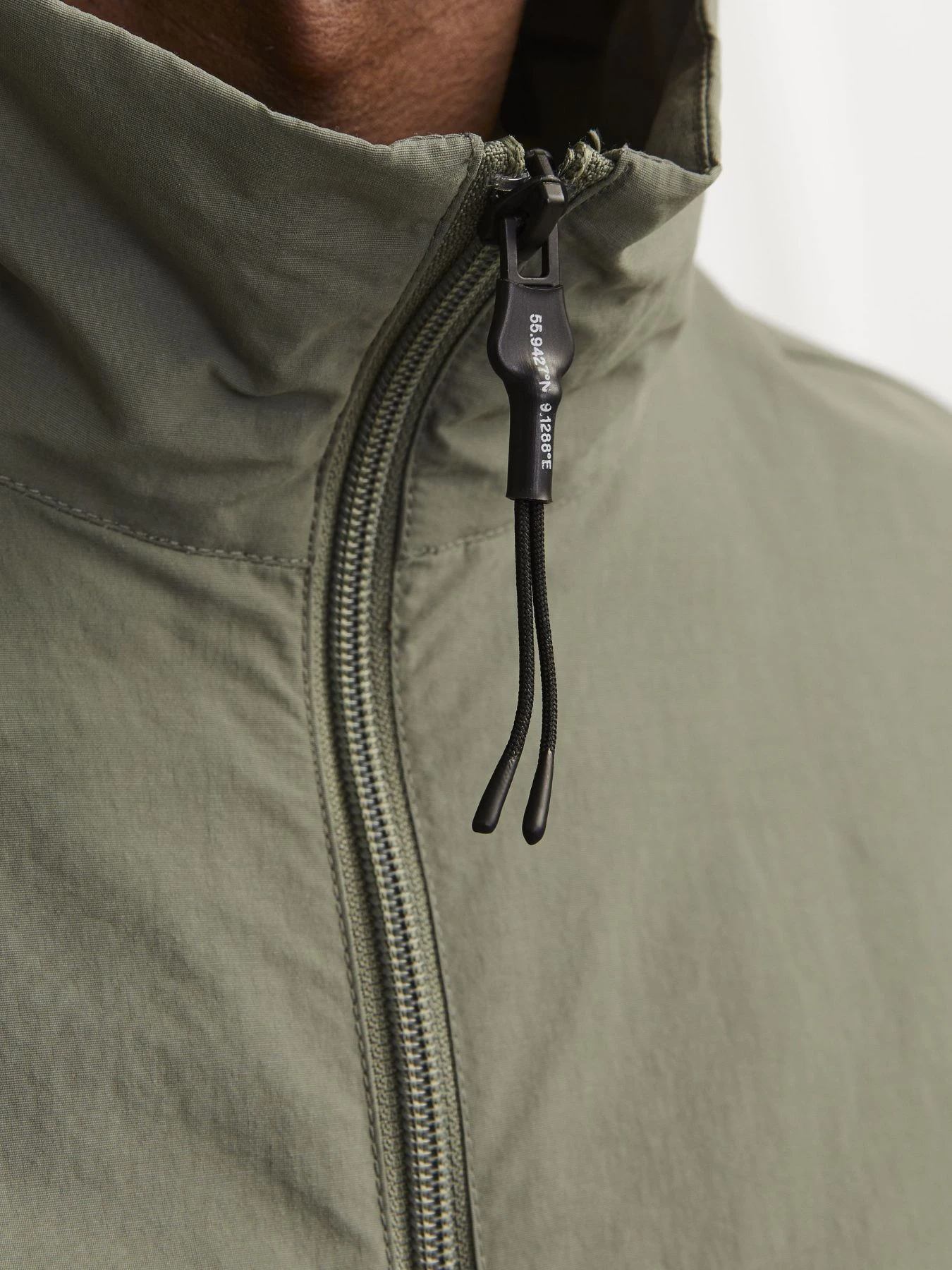Куртки и дубленки JACK & JONES модель 12257200_AGAVEGREEN Куртки и дубленки JACK & JONES модель 12257200_AGAVEGREEN Фото