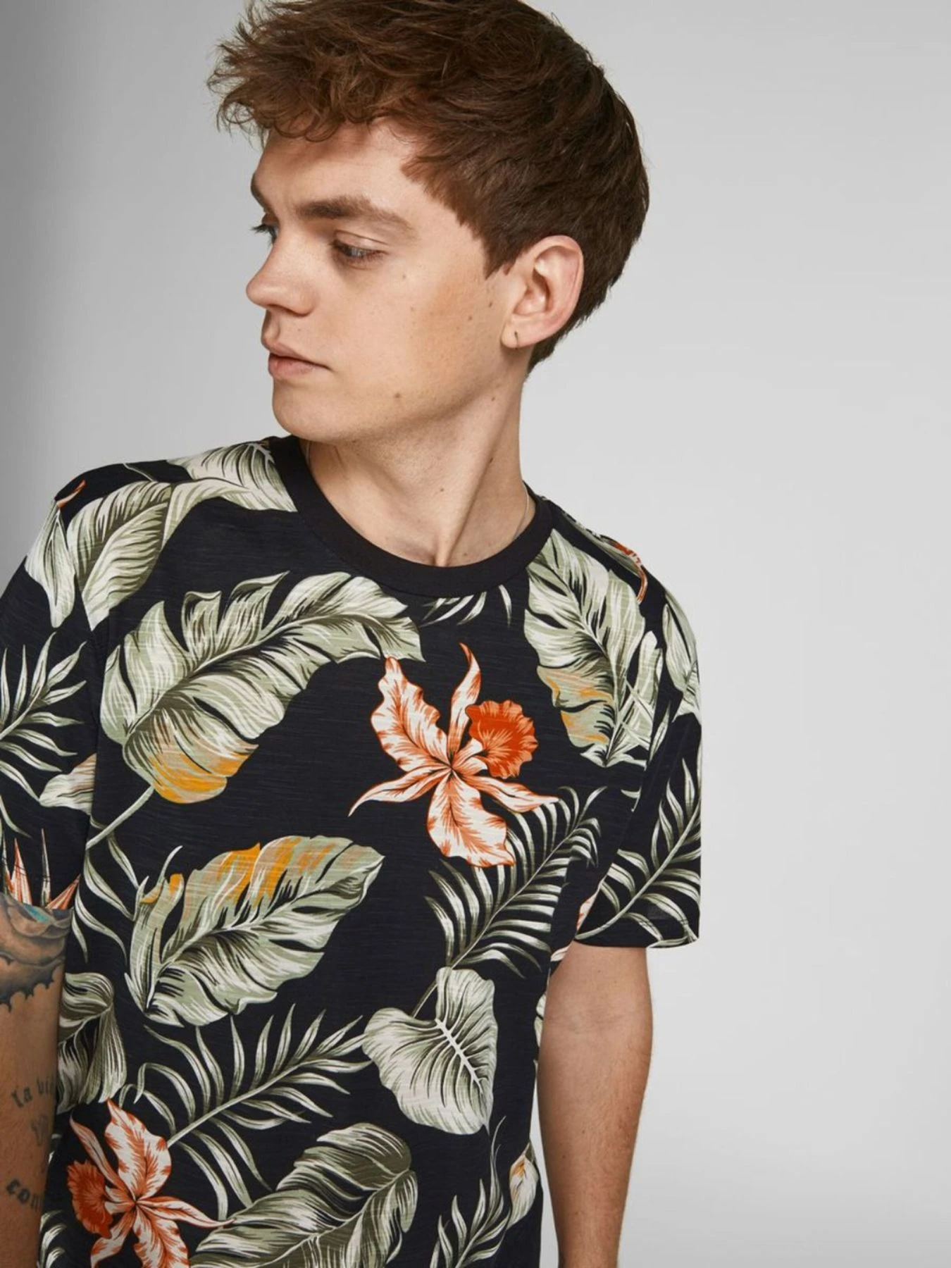 Футболки и поло JACK & JONES модель 12203764_NavyBlazerFLOWERAOP Фото