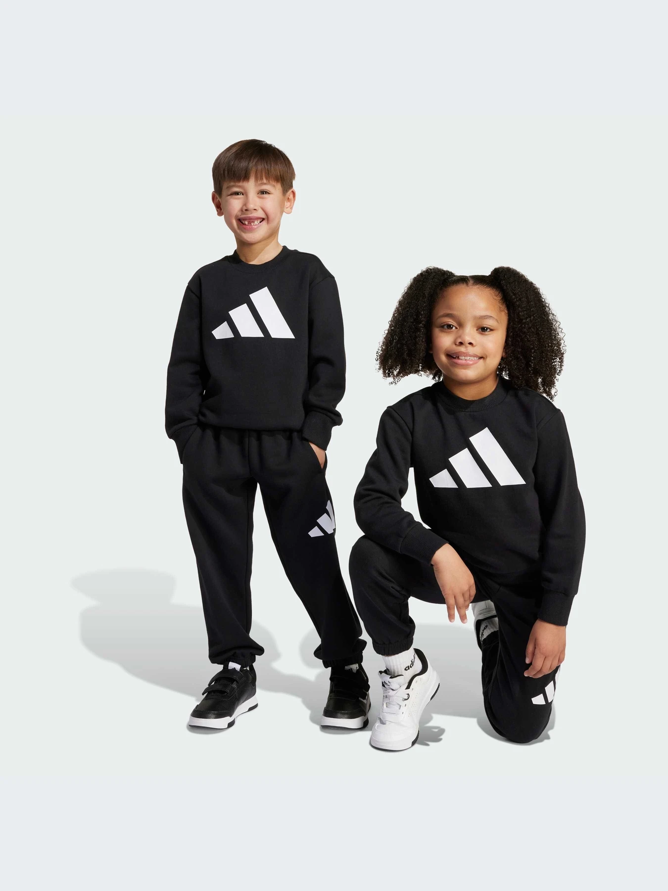Костюмы Adidas модель JW2438-KZ Костюмы Adidas модель JW2438-KZ Фото
