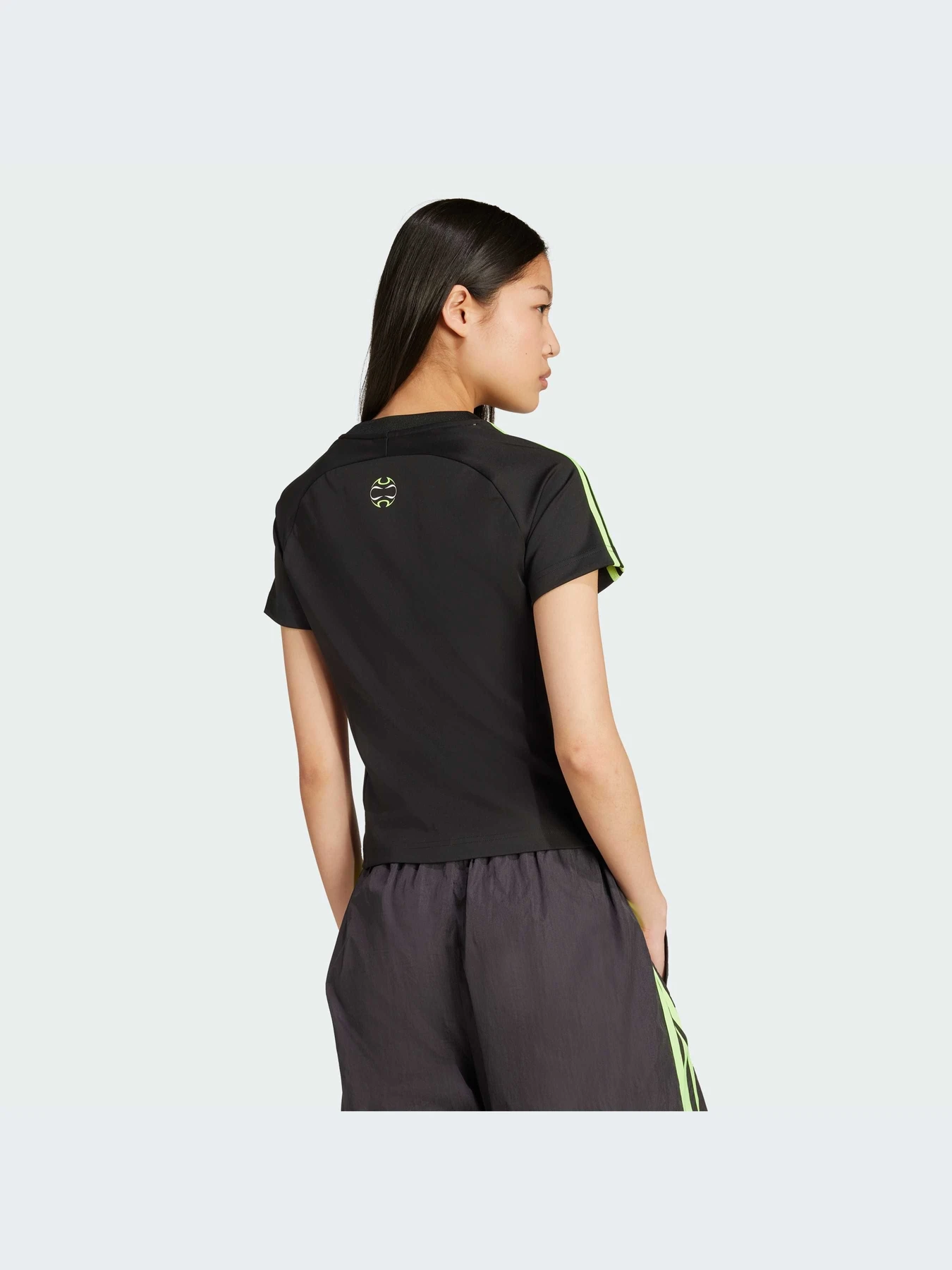Футболки и поло Adidas Adicolor модель JZ6709-KZ Футболки и поло Adidas Adicolor модель JZ6709-KZ Фото