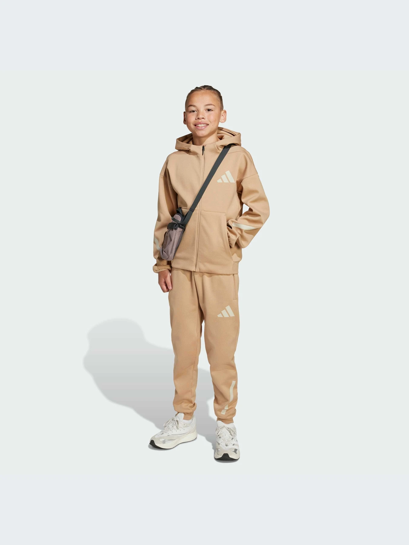 Брюки Adidas ZNE модель JW4002-KZ Брюки Adidas ZNE модель JW4002-KZ Фото