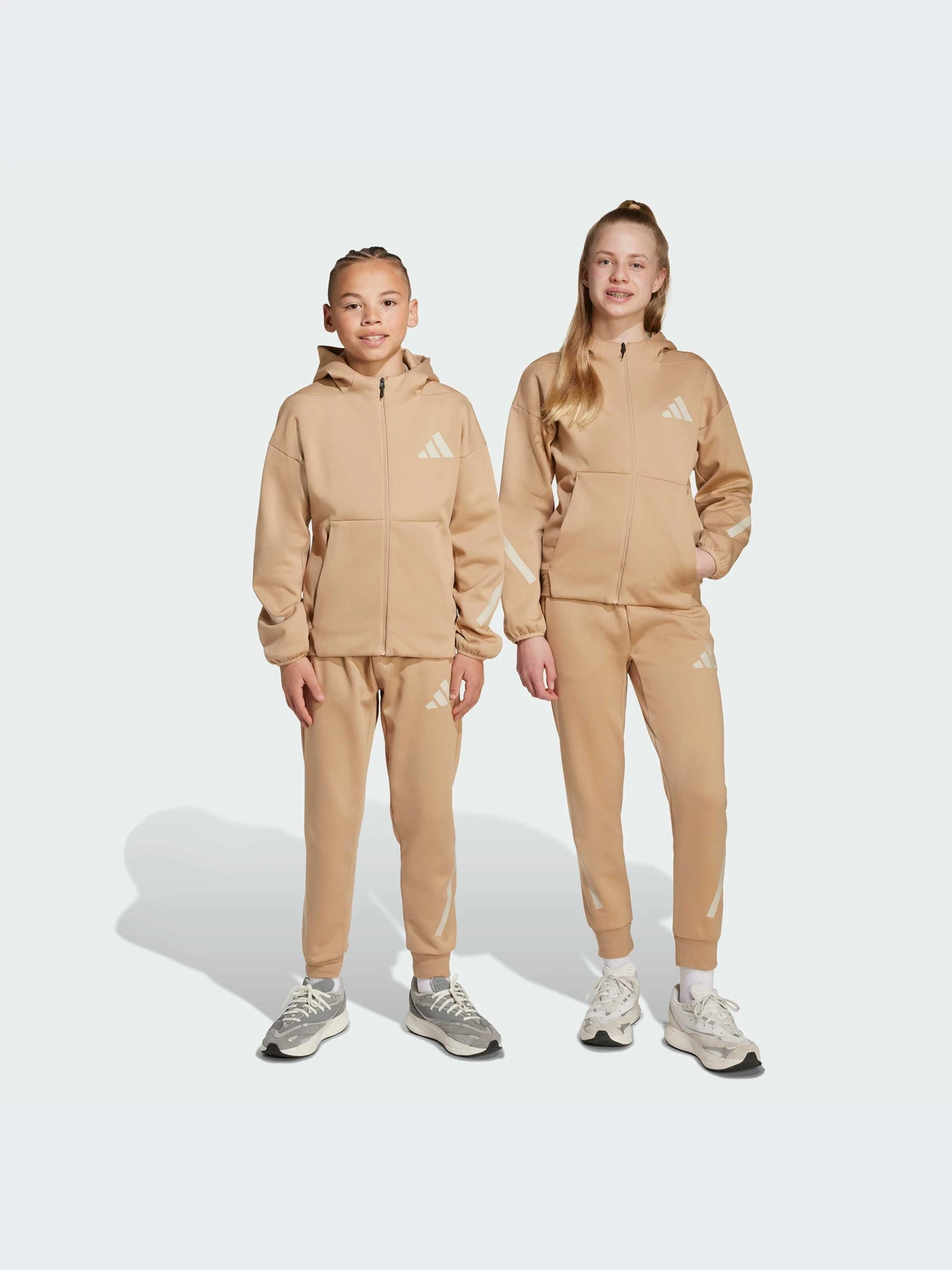Брюки Adidas ZNE модель JW4002-KZ Брюки Adidas ZNE модель JW4002-KZ Фото