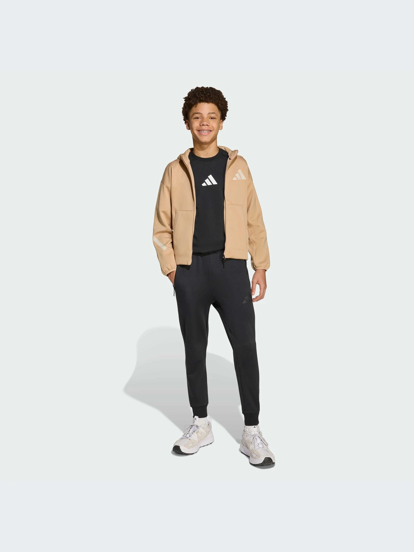 Худи и свитшоты Adidas ZNE модель JW4004-KZ Худи и свитшоты Adidas ZNE модель JW4004-KZ Фото