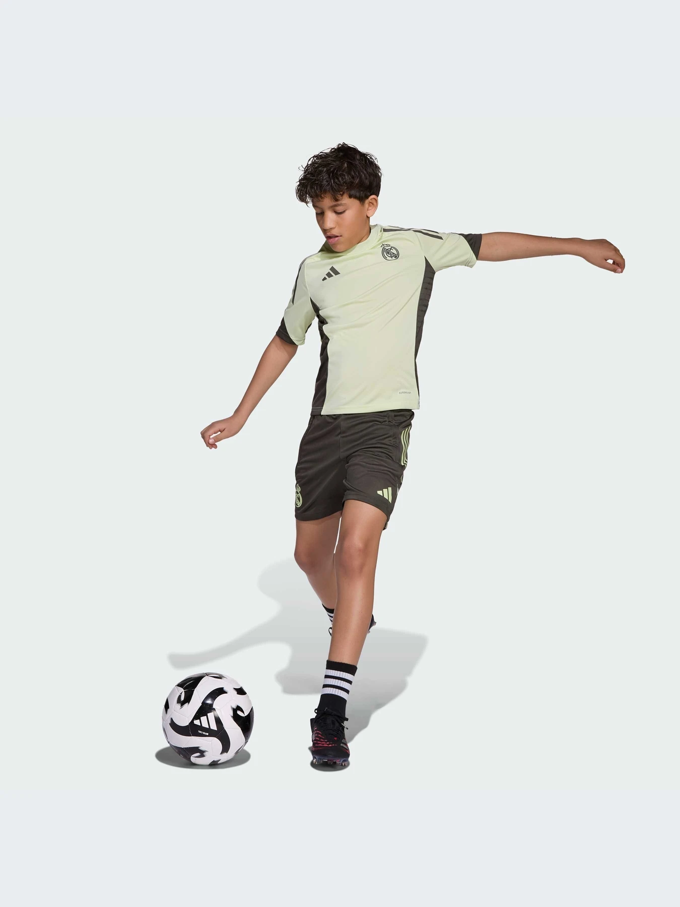 Футболки и поло Adidas модель JP3976-KZ Футболки и поло Adidas модель JP3976-KZ Фото