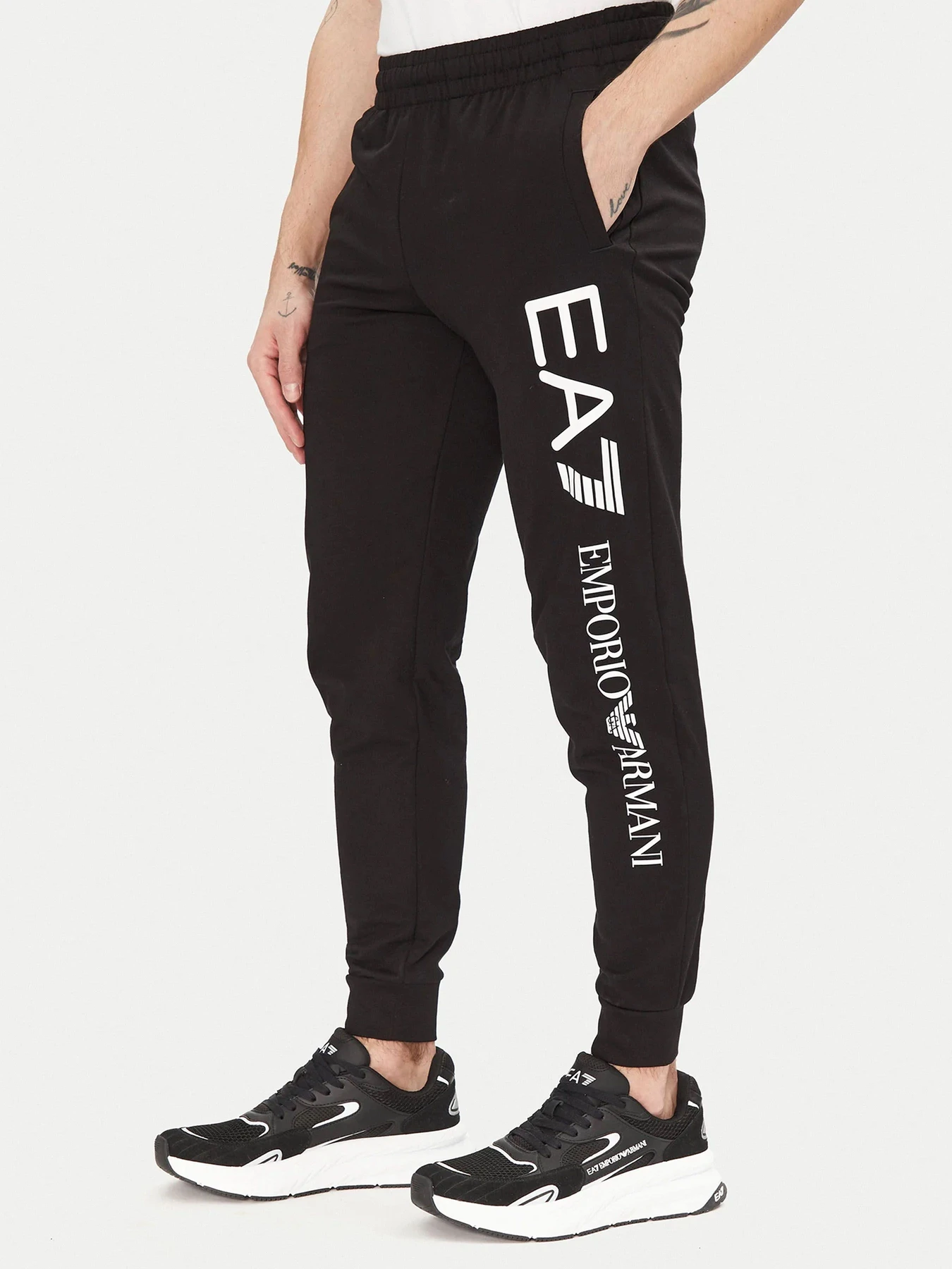 Брюки EA7 модель 7M000571-AF13512-MC001 Брюки EA7 модель 7M000571-AF13512-MC001 Фото