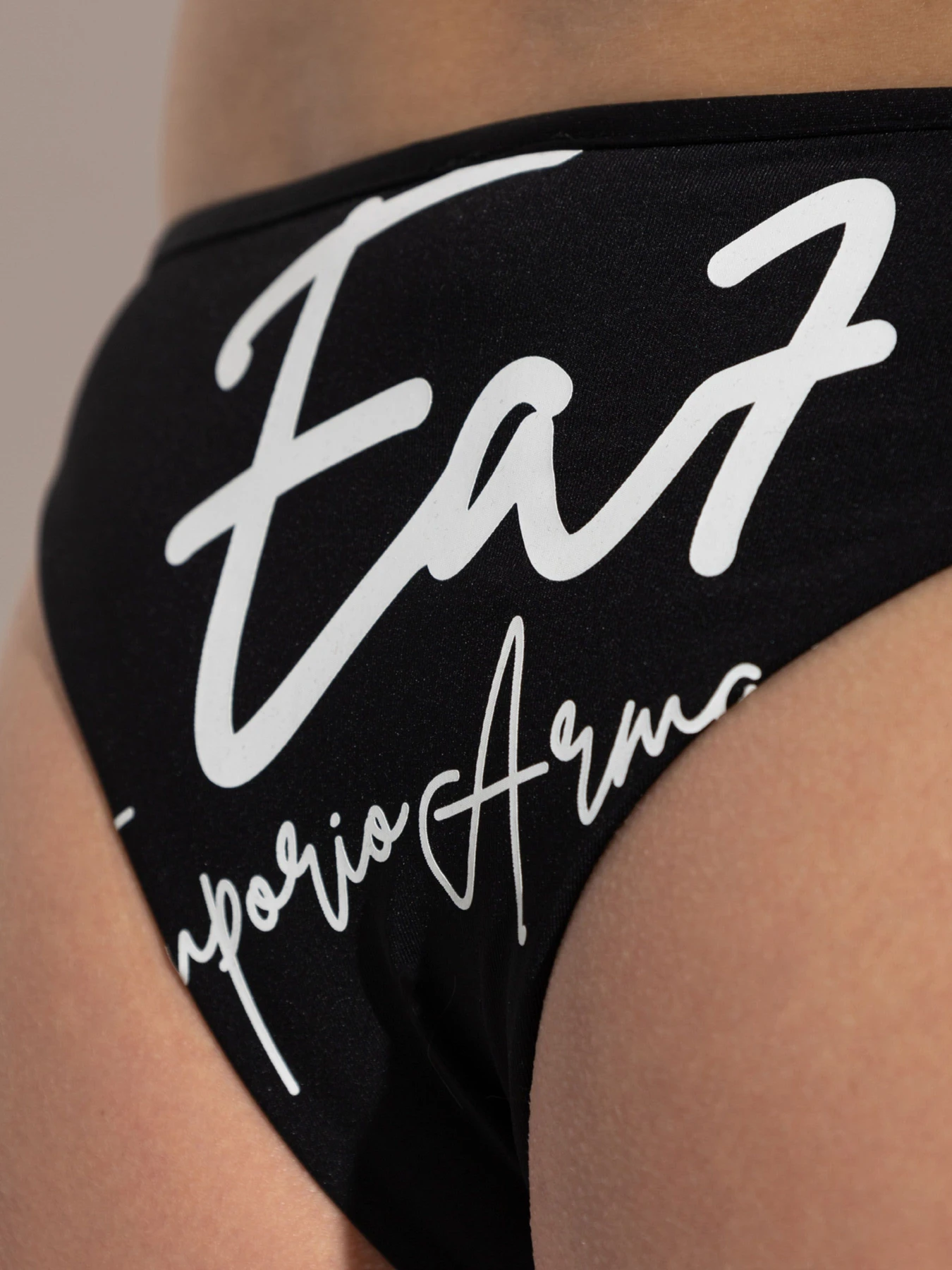 Одежда для пляжа EA7 модель 7W000286-AF12210-UC001 Одежда для пляжа EA7 модель 7W000286-AF12210-UC001 Фото