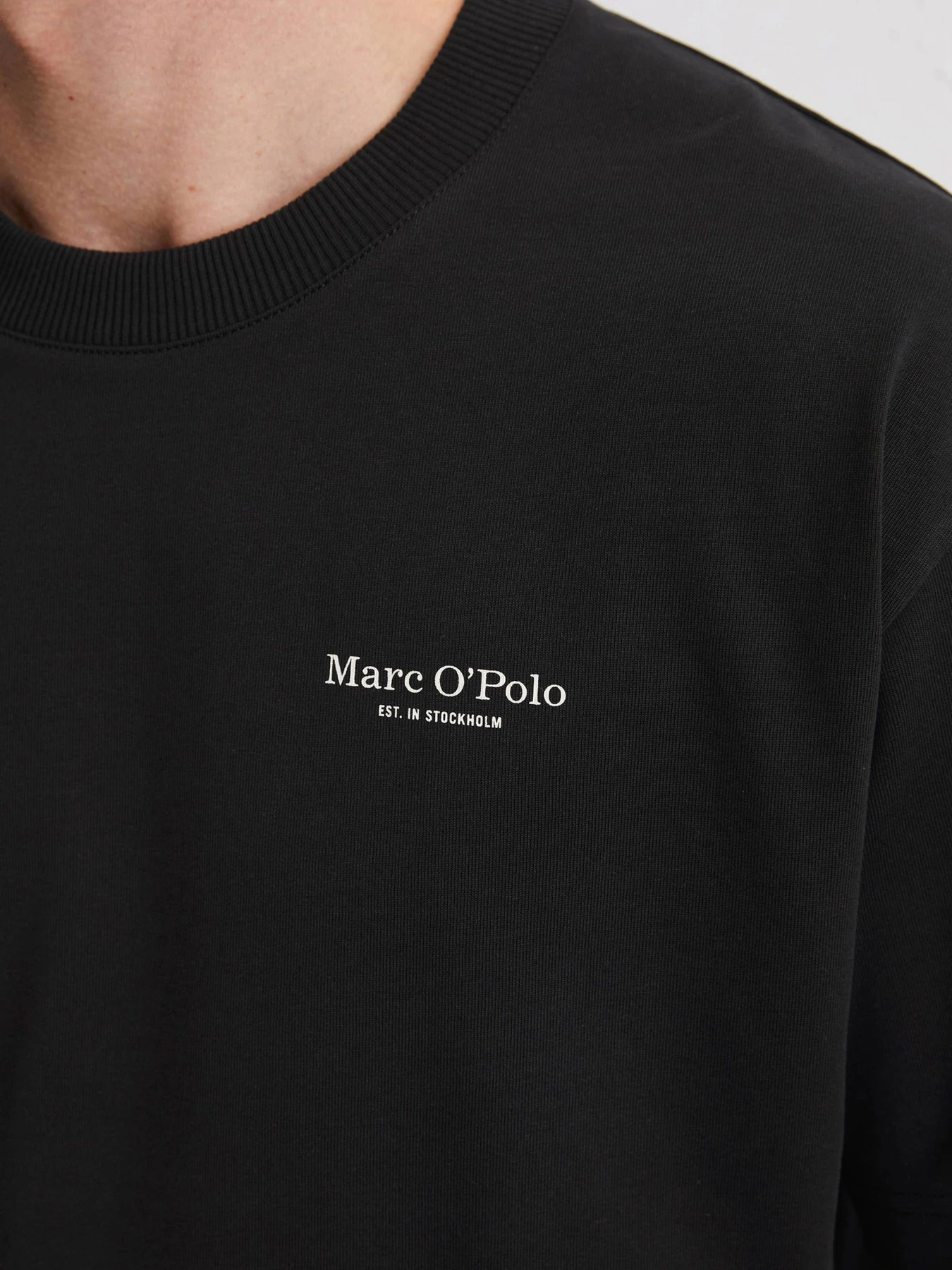 Футболки и поло Marc O’Polo модель 524206451260_990 Футболки и поло Marc O’Polo модель 524206451260_990 Фото