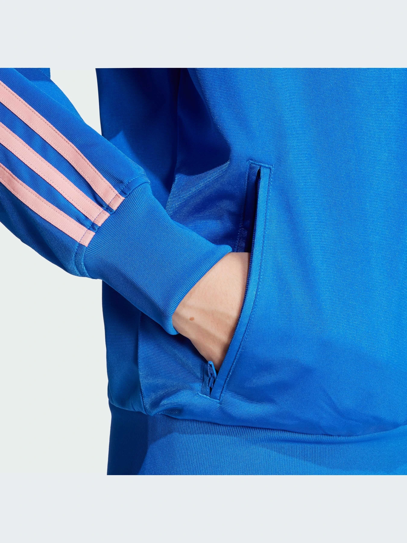 Худи и свитшоты Adidas Adicolor модель JP2301-KZ Худи и свитшоты Adidas Adicolor модель JP2301-KZ Фото