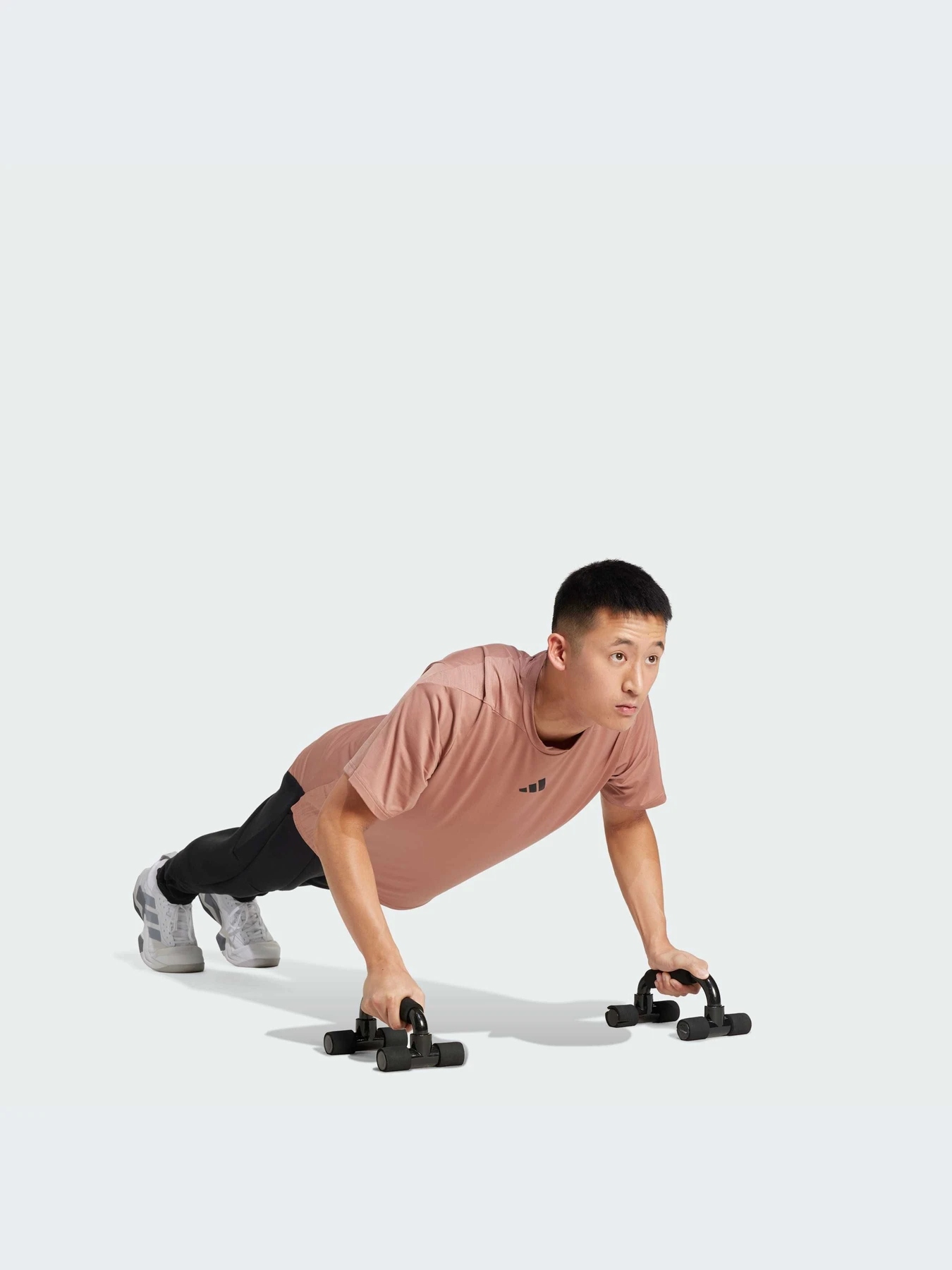 Футболки и поло Adidas модель JI8184-KZ Футболки и поло Adidas модель JI8184-KZ Фото