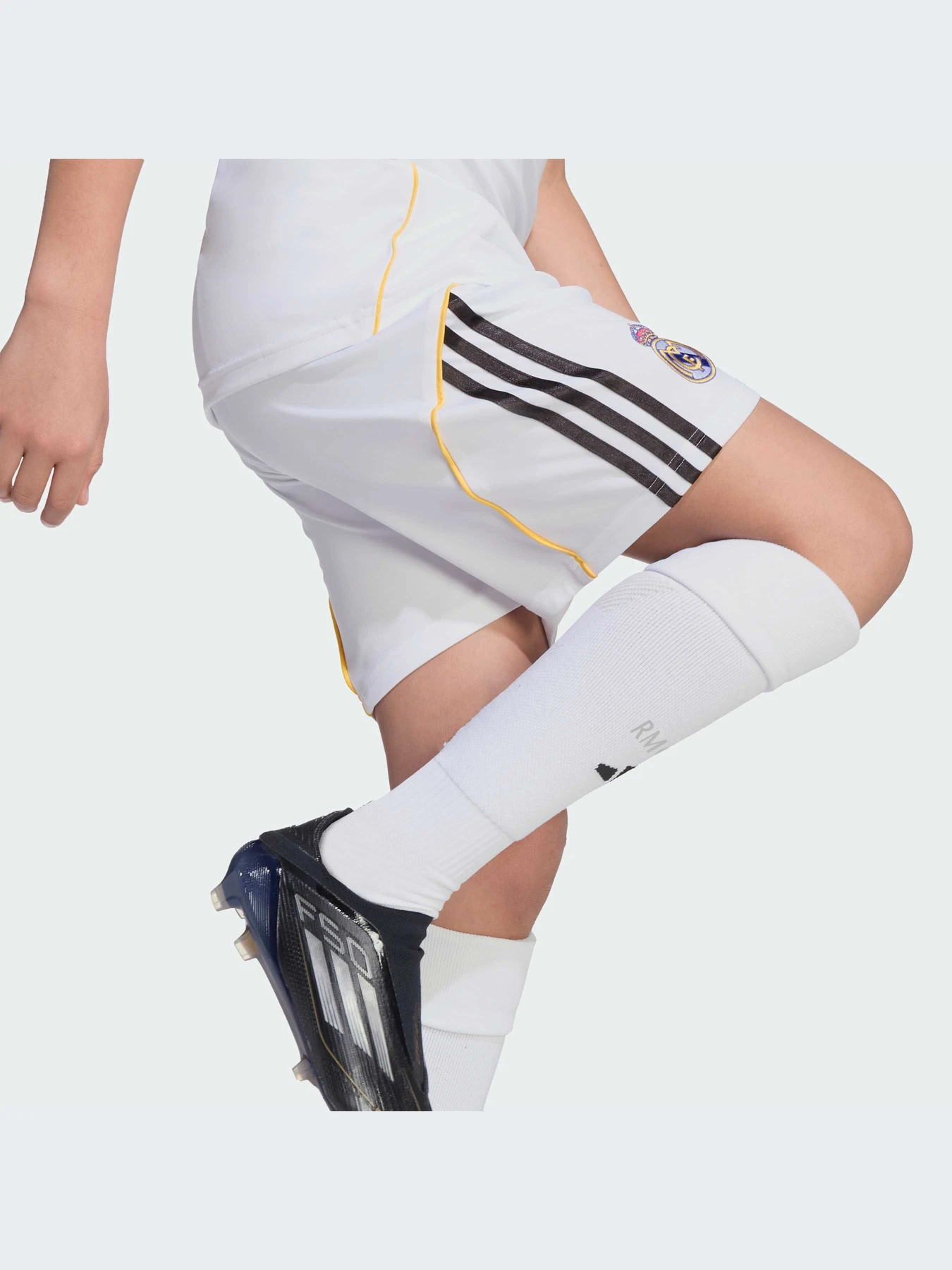 Шорты Adidas модель JN8878-KZ Шорты Adidas модель JN8878-KZ Фото