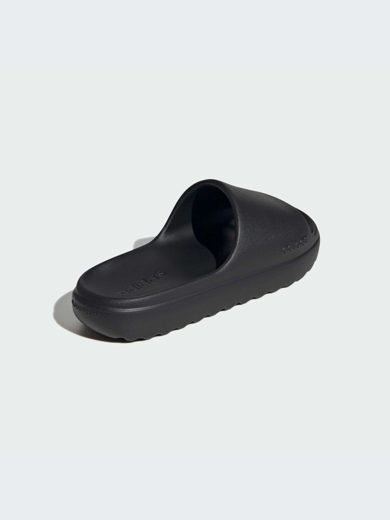 Шлёпанцы Adidas Adilette модель JP9580-KZ Шлёпанцы Adidas Adilette модель JP9580-KZ Фото