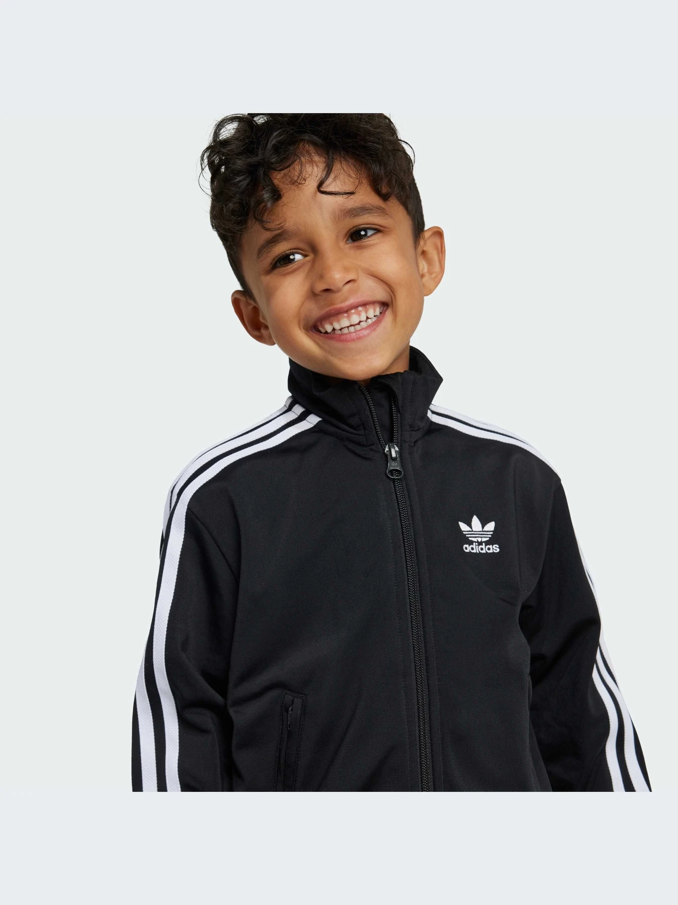 Костюмы Adidas модель IY4798-KZ Костюмы Adidas модель IY4798-KZ Фото