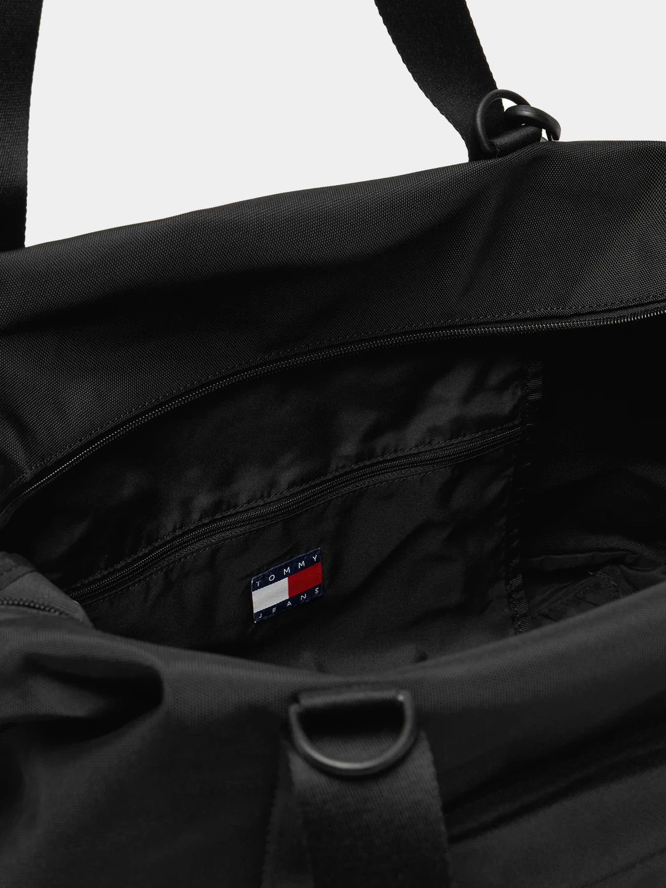 Сумки Tommy Hilfiger модель AM0AM13322-BDS Сумки Tommy Hilfiger модель AM0AM13322-BDS Фото