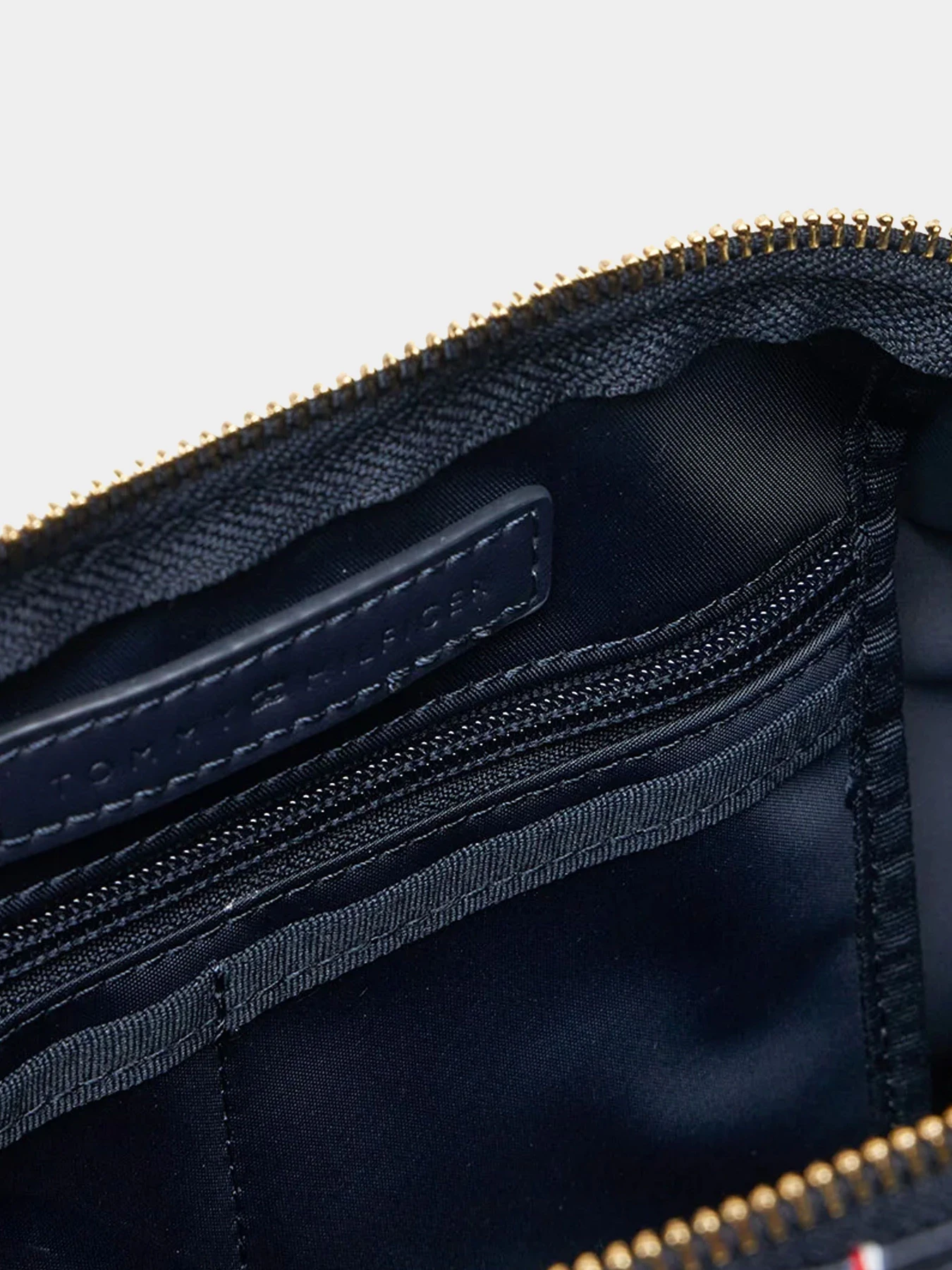 Сумки Tommy Hilfiger модель AW0AW17204-DW6 Фото