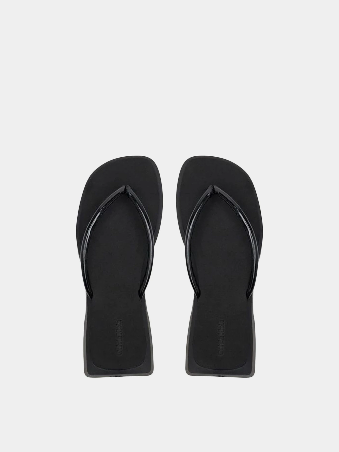 Шлёпанцы Calvin Klein модель YW0YW01716-0GJ Шлёпанцы Calvin Klein модель YW0YW01716-0GJ Фото