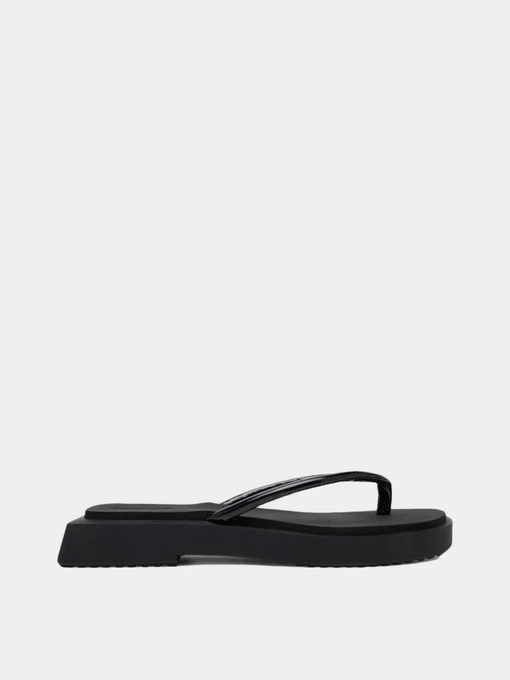 Шлёпанцы Calvin Klein модель YW0YW01716-0GJ Фото
