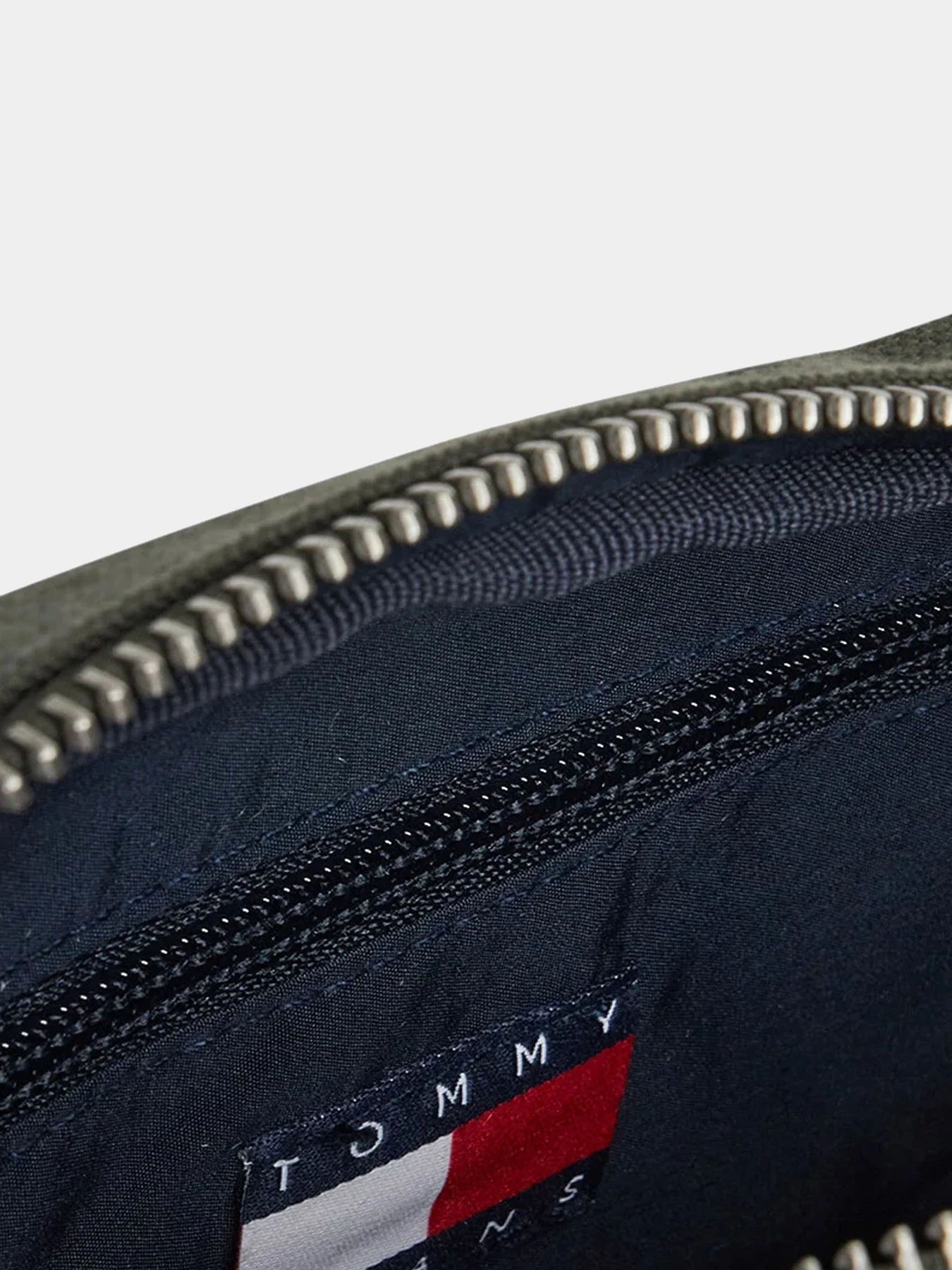 Сумки Tommy Hilfiger модель AM0AM13277-MRH Фото