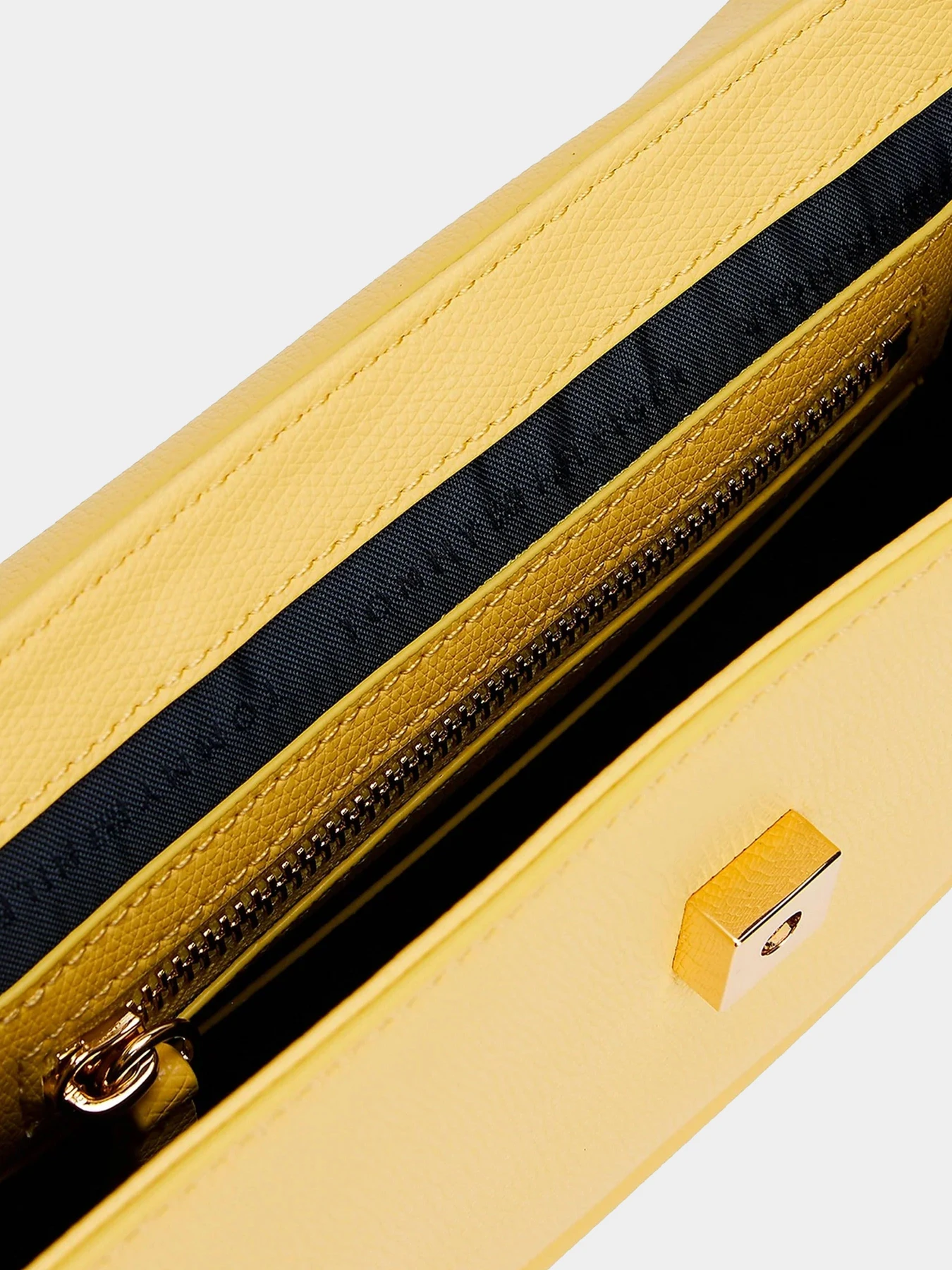 Сумки Tommy Hilfiger модель AW0AW17176-ZQM Сумки Tommy Hilfiger модель AW0AW17176-ZQM Фото