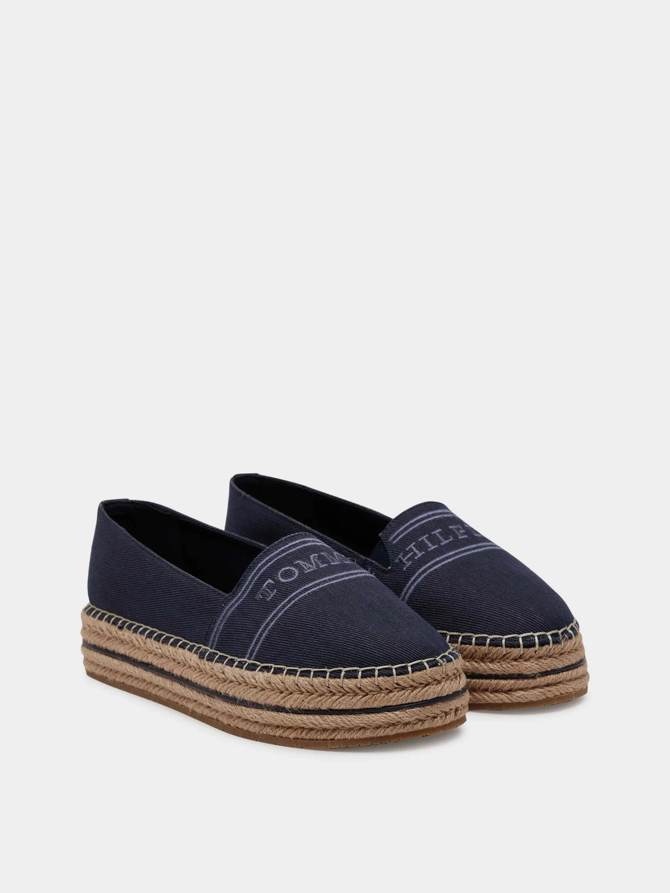 Слипоны и мокасины Tommy Hilfiger модель FW0FW08543-DW6 Слипоны и мокасины Tommy Hilfiger модель FW0FW08543-DW6 Фото