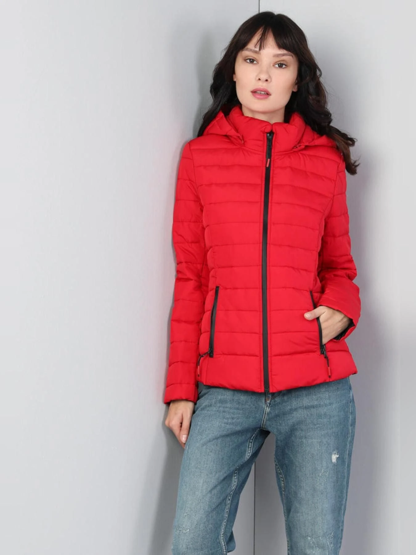 Куртки и дубленки Colin’s модель CL1044300_RED Куртки и дубленки Colin’s модель CL1044300_RED Фото