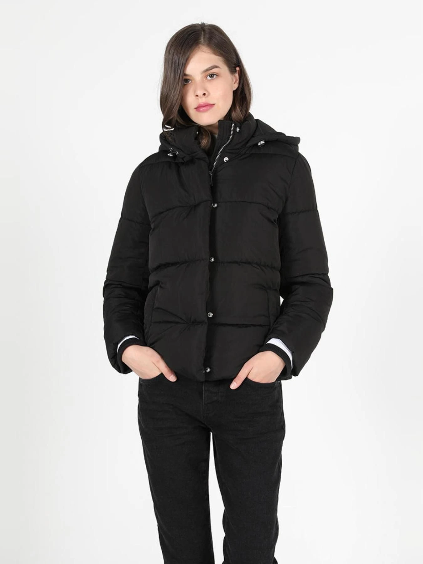 Куртки и дубленки Colin’s модель CL1051050_BLK Фото