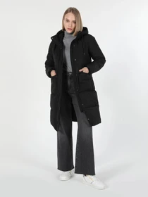 Куртки и дубленки Colin’s модель CL1060243_BLK Фото