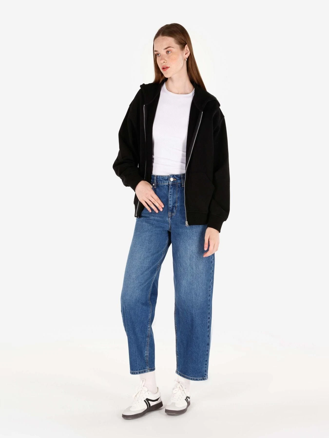 Худи и свитшоты Colin’s модель CL1070187_BLK Фото