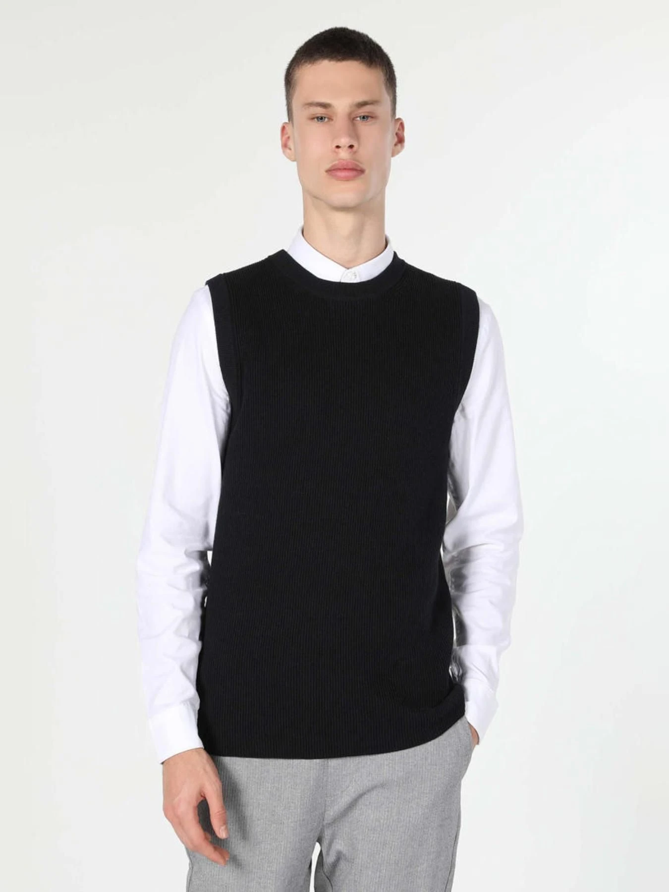 Худи и свитшоты Colin’s модель CL1060495_BLK Фото