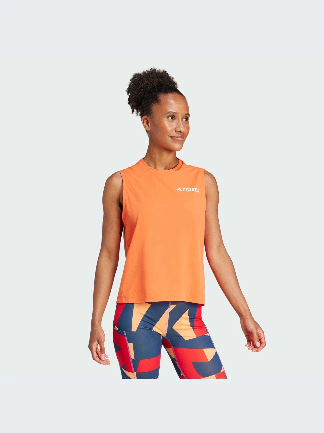 Футболки и поло Adidas модель JE0360-KZ Футболки и поло Adidas модель JE0360-KZ Фото