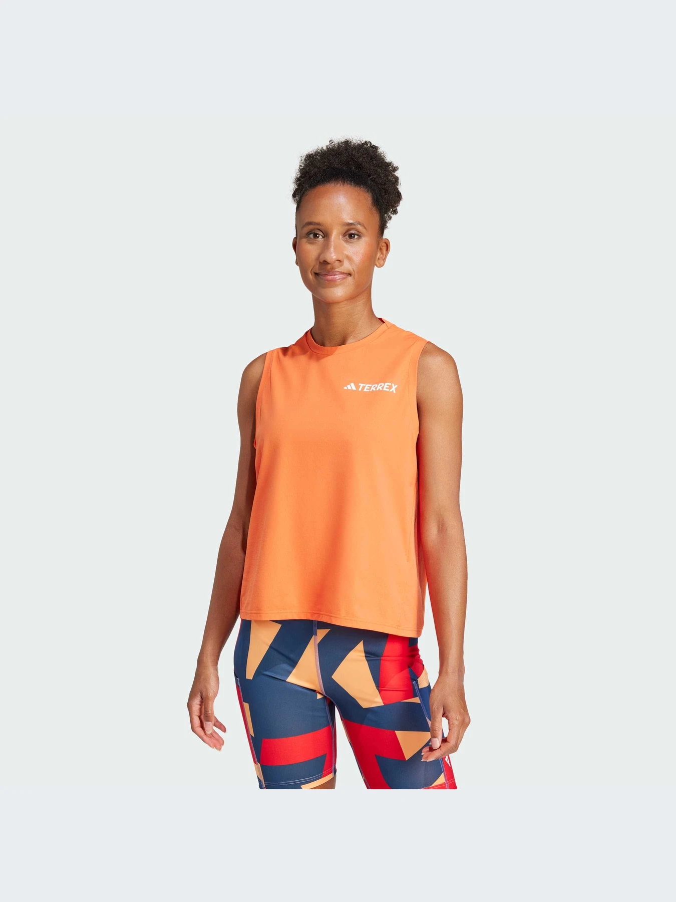 Футболки и поло Adidas модель JE0360-KZ Футболки и поло Adidas модель JE0360-KZ Фото