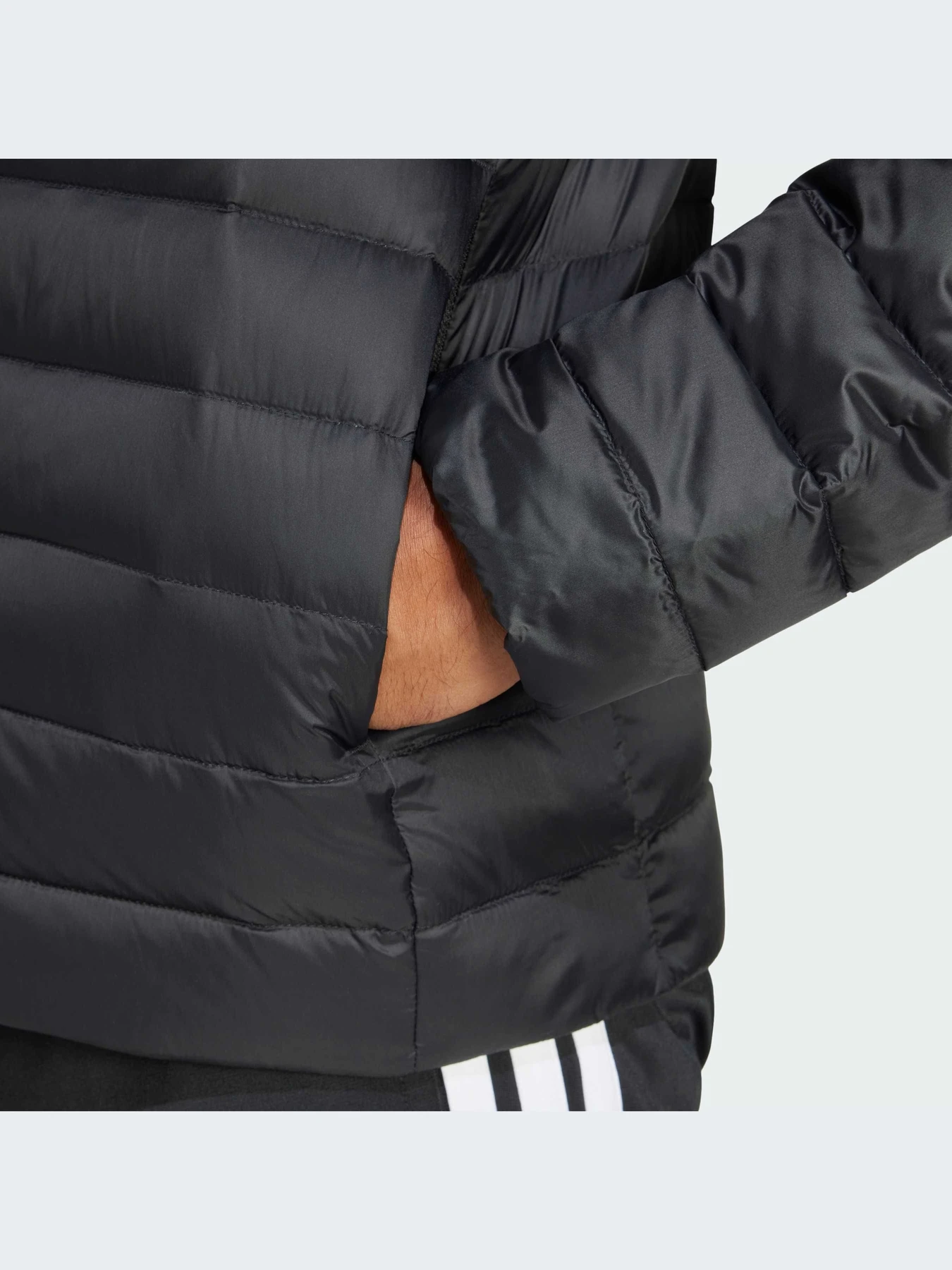 Куртки и дубленки Adidas модель JJ1198-KZ Куртки и дубленки Adidas модель JJ1198-KZ Фото