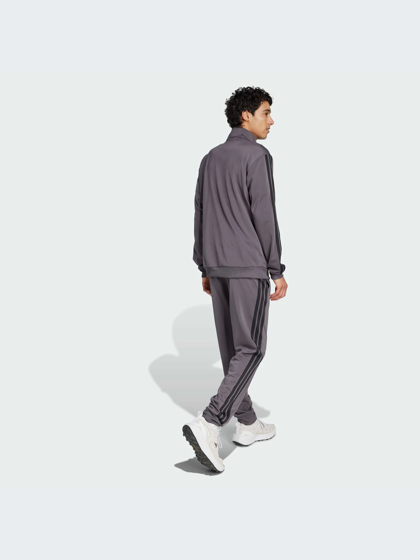 Костюмы Adidas 3 Stripes модель JI8856-KZ Костюмы Adidas 3 Stripes модель JI8856-KZ Фото