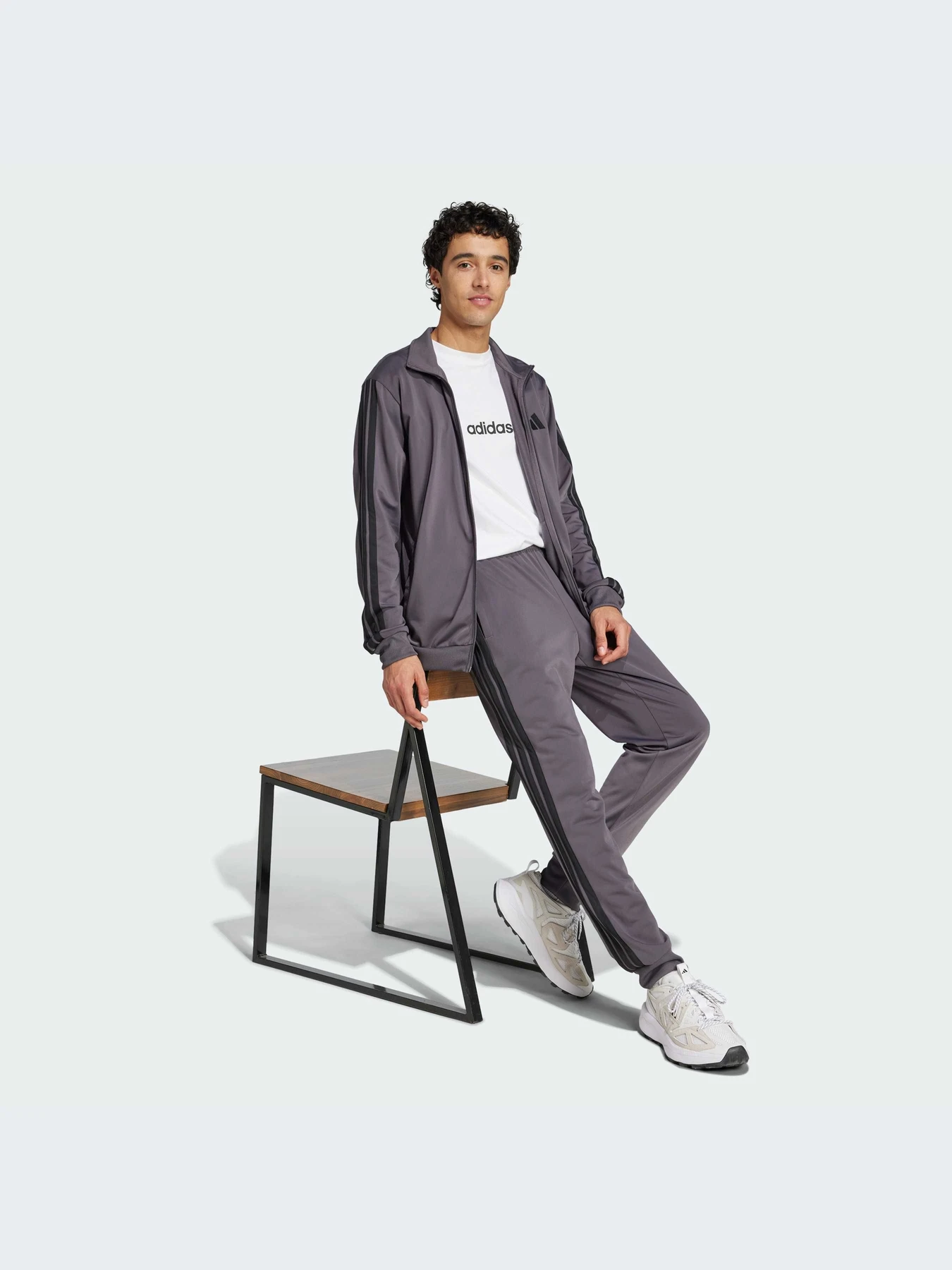 Костюмы Adidas 3 Stripes модель JI8856-KZ Костюмы Adidas 3 Stripes модель JI8856-KZ Фото