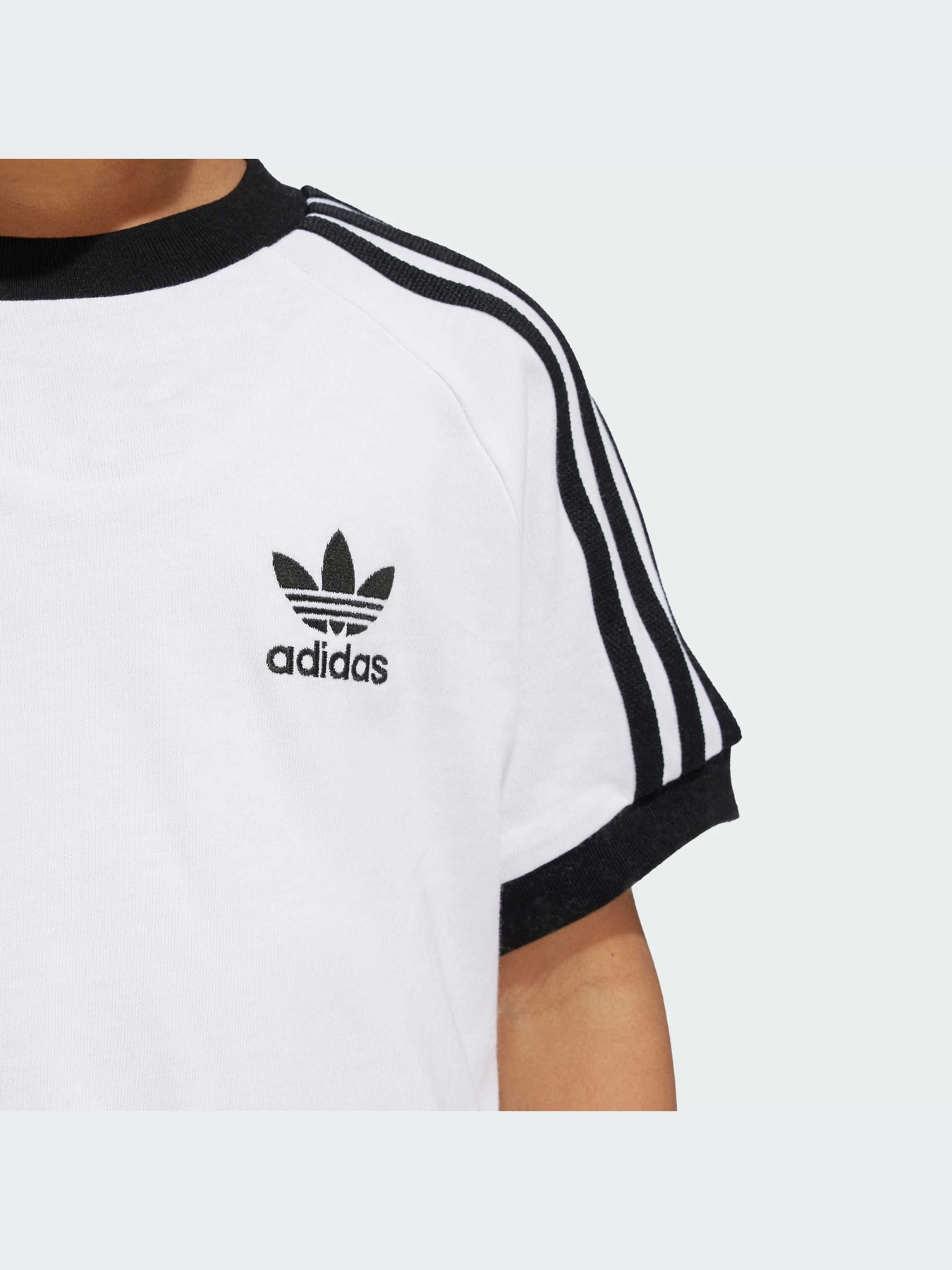 Футболки и поло Adidas модель JE0517-KZ Футболки и поло Adidas модель JE0517-KZ Фото