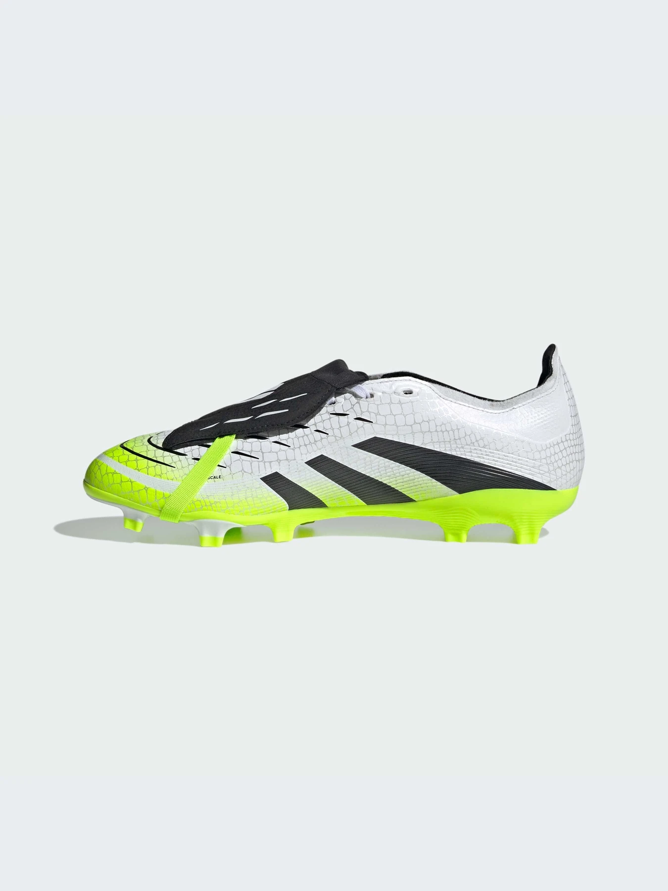 Кроссовки Adidas Predator модель JI1111-KZ Кроссовки Adidas Predator модель JI1111-KZ Фото