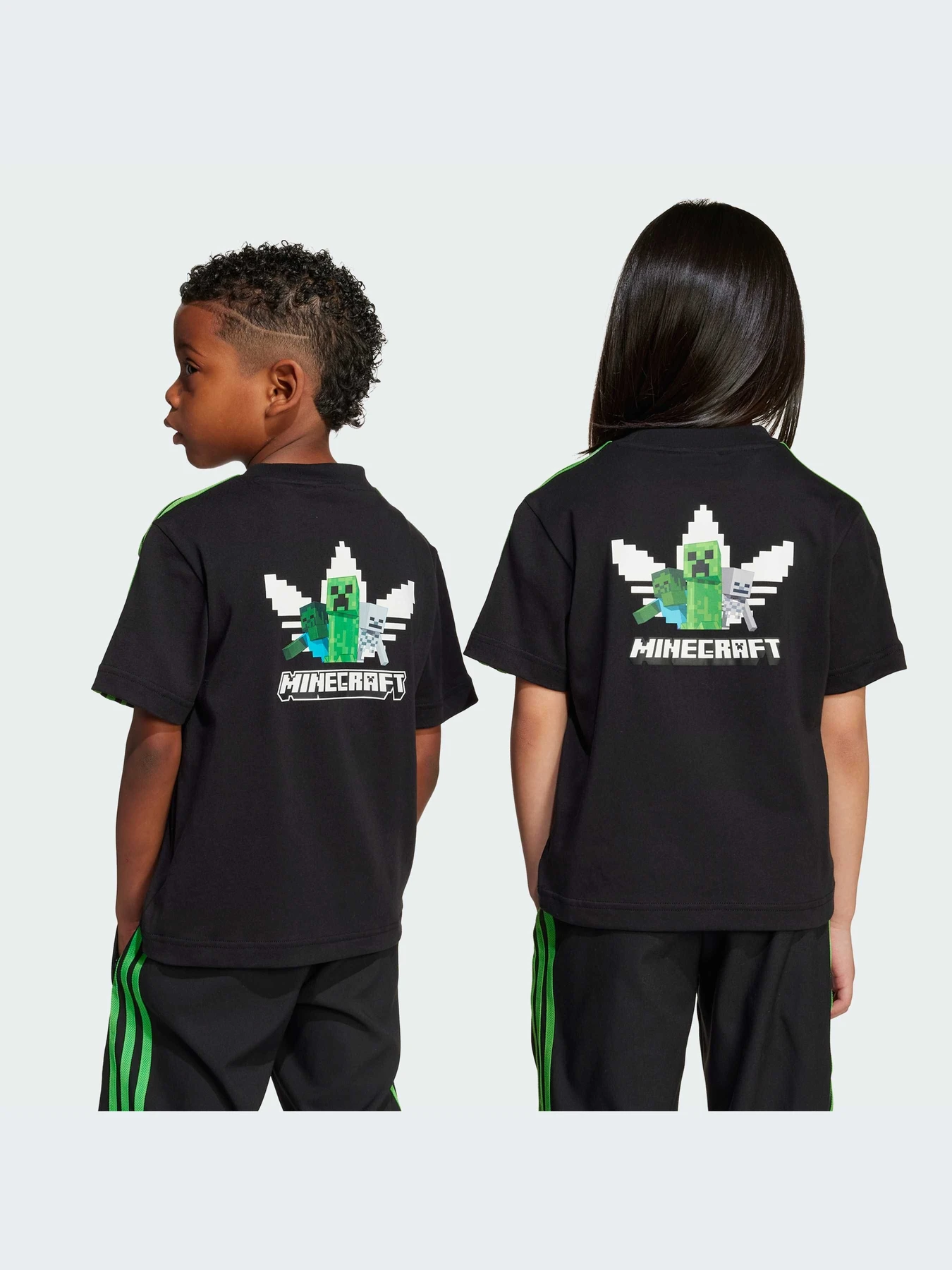 Футболки и поло Adidas Graphics модель JW5330-KZ Футболки и поло Adidas Graphics модель JW5330-KZ Фото