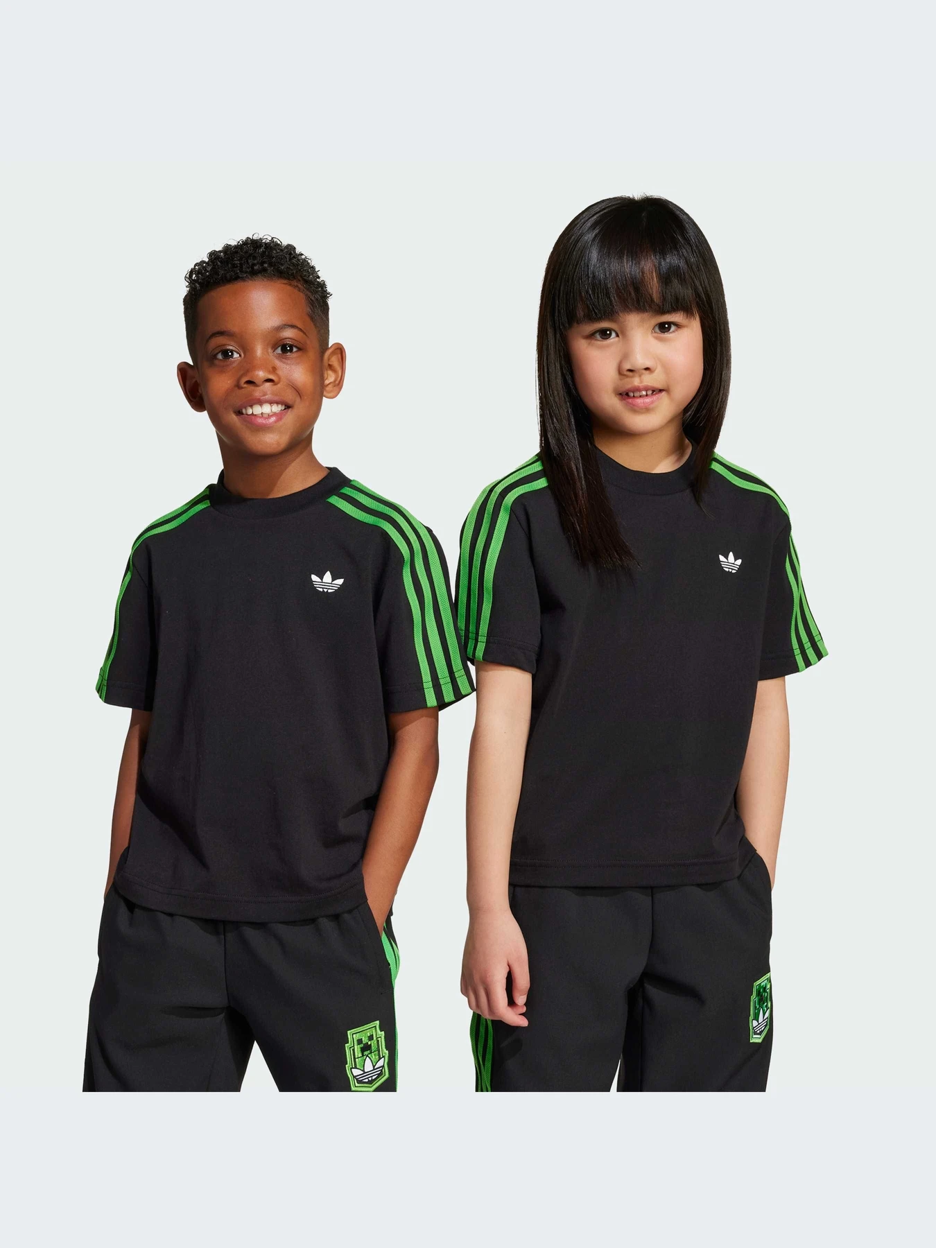 Футболки и поло Adidas Graphics модель JW5330-KZ Футболки и поло Adidas Graphics модель JW5330-KZ Фото