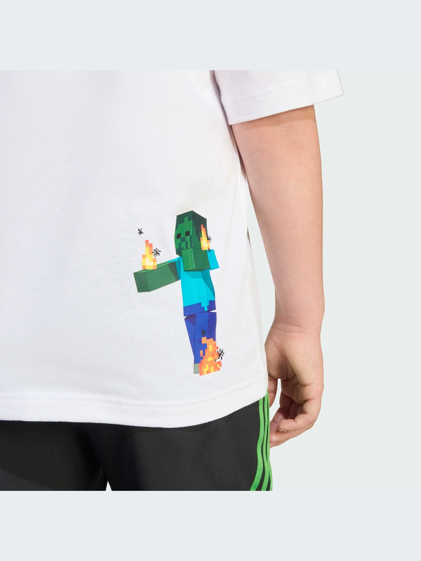 Футболки и поло Adidas Graphics модель JW5326-KZ Футболки и поло Adidas Graphics модель JW5326-KZ Фото