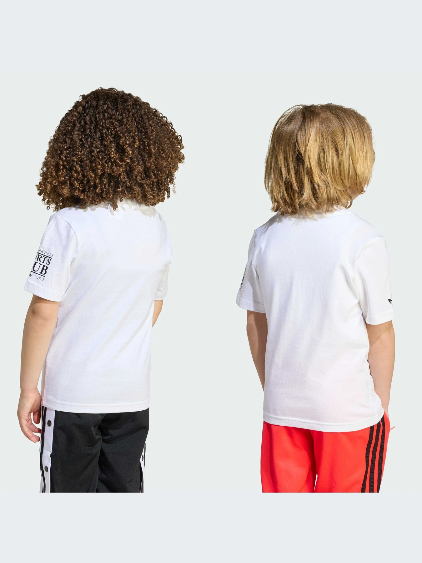 Футболки и поло Adidas Graphics модель JW6097-KZ Футболки и поло Adidas Graphics модель JW6097-KZ Фото