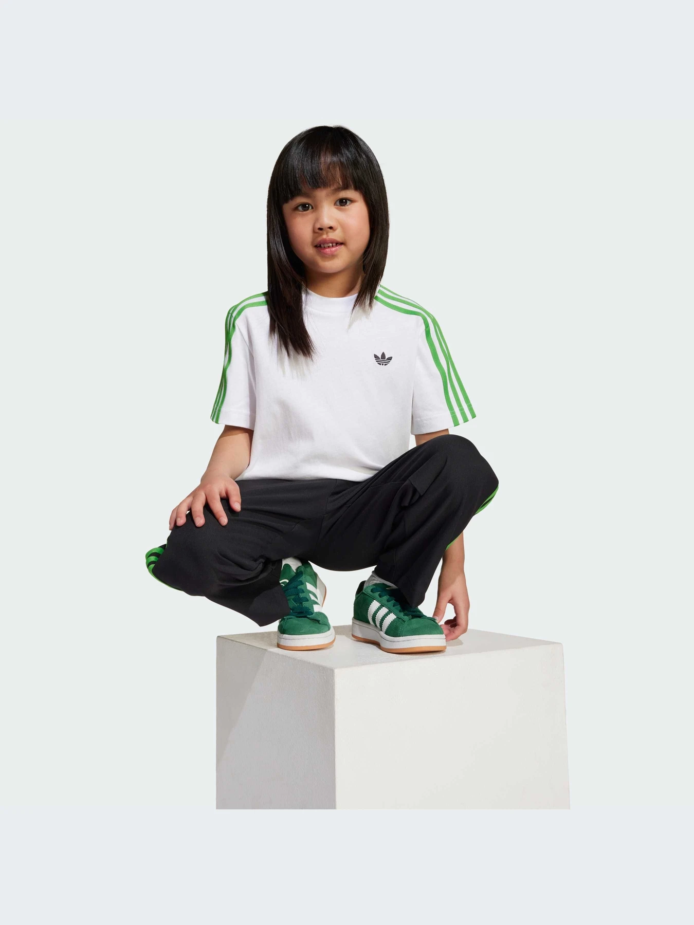 Футболки и поло Adidas Graphics модель JW5329-KZ Футболки и поло Adidas Graphics модель JW5329-KZ Фото