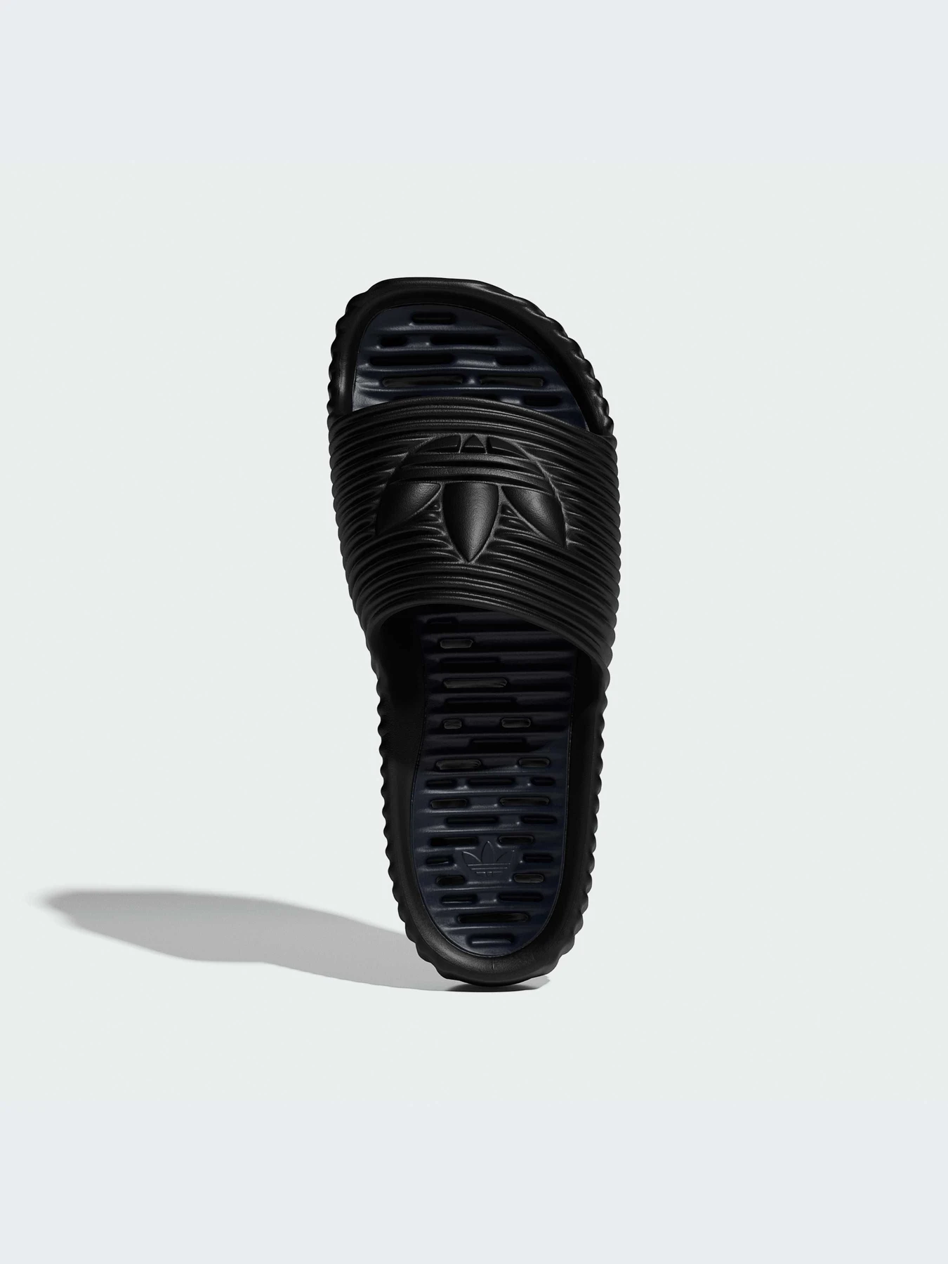 Шлёпанцы Adidas Adilette модель JR3613-KZ Шлёпанцы Adidas Adilette модель JR3613-KZ Фото