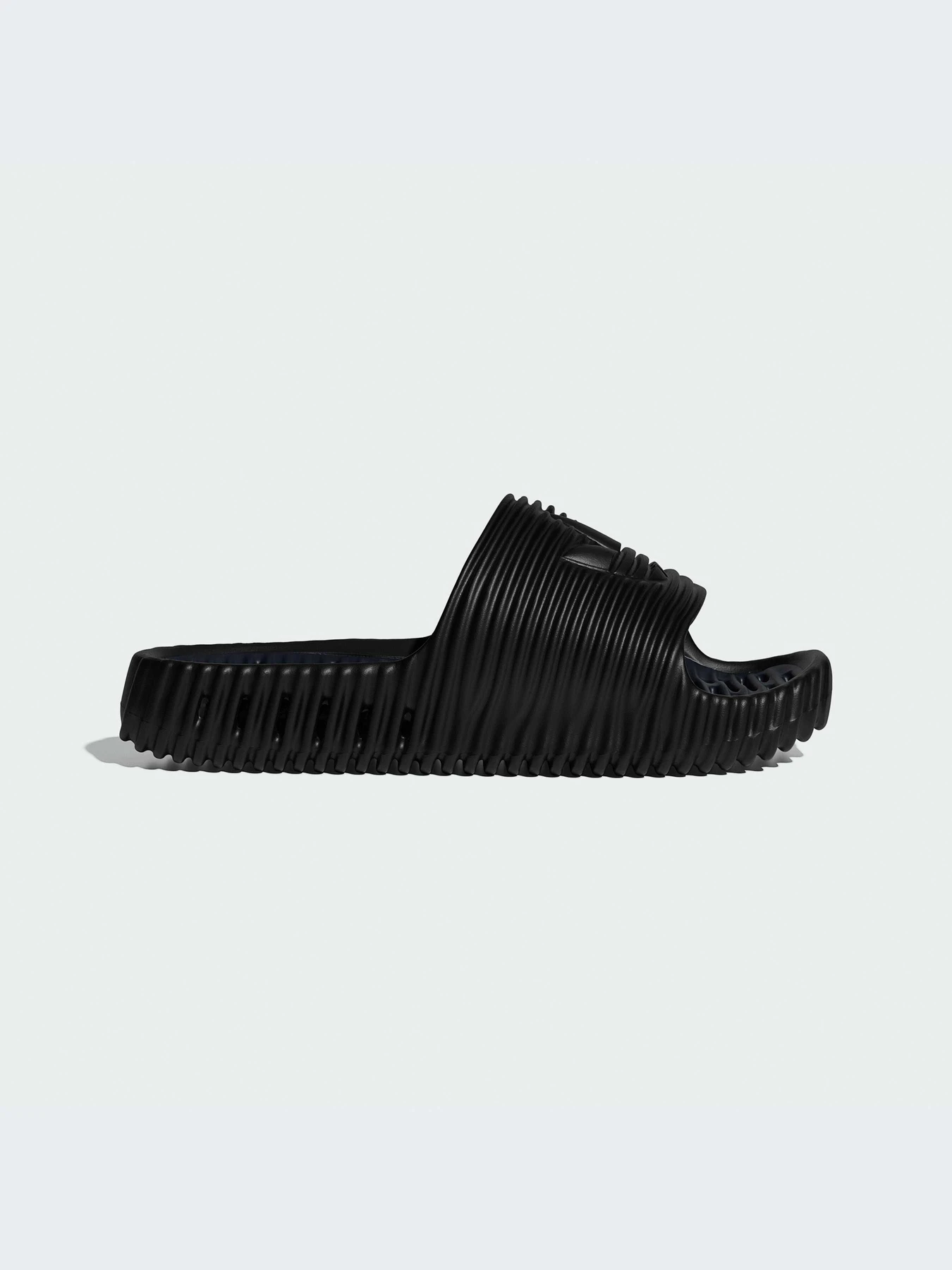 Шлёпанцы Adidas Adilette модель JR3613-KZ Шлёпанцы Adidas Adilette модель JR3613-KZ Фото