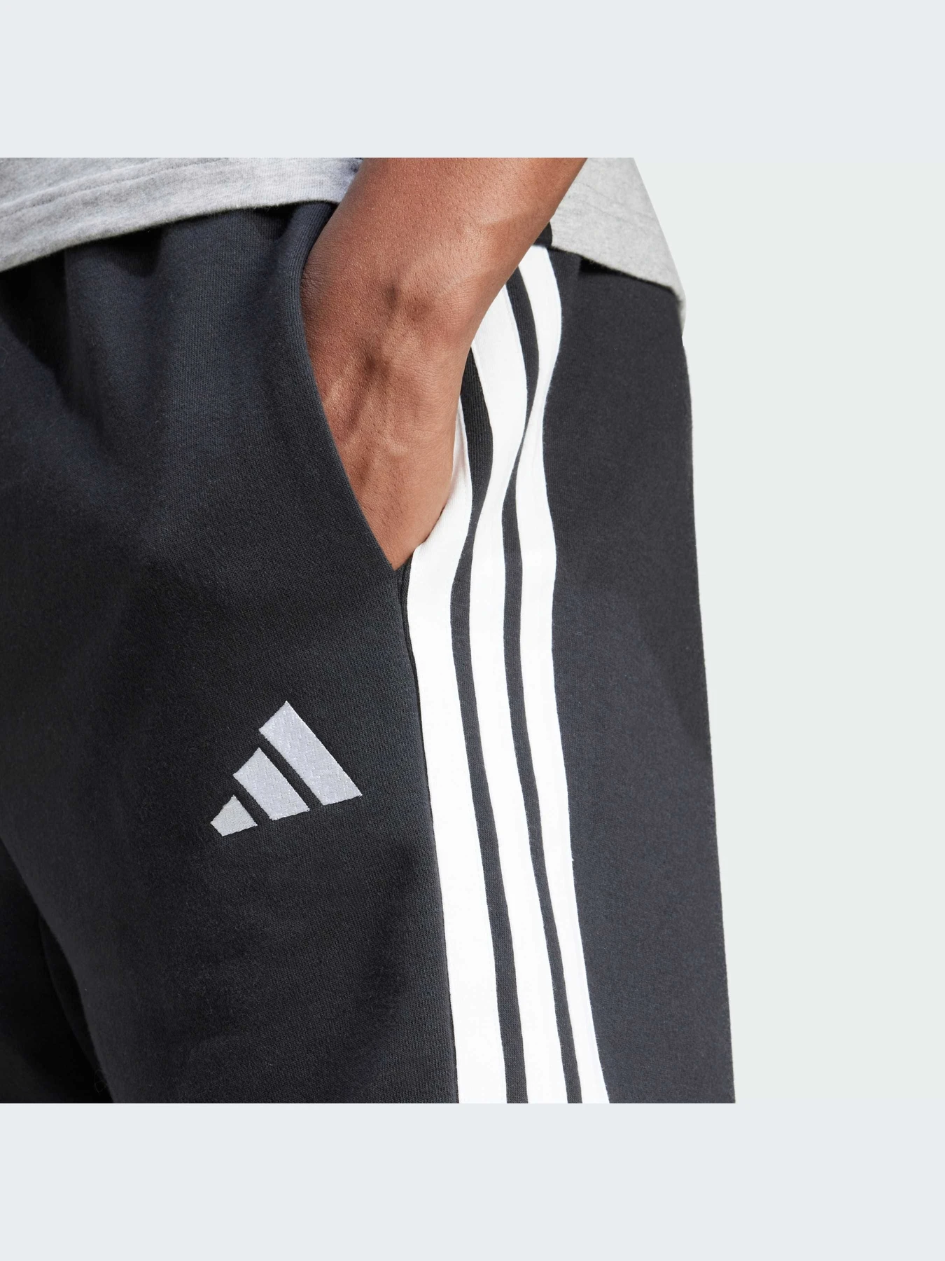Шорты Adidas модель JE6414-KZ Шорты Adidas модель JE6414-KZ Фото